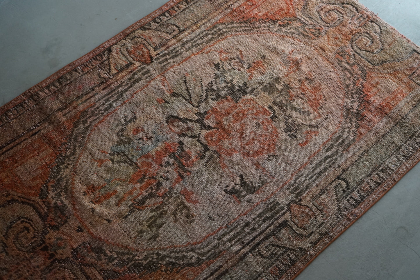 TURKEY OLD ISPARTA ROSE FLOWER 1950-1960年代 161 × 107.5 cm No.TR25129