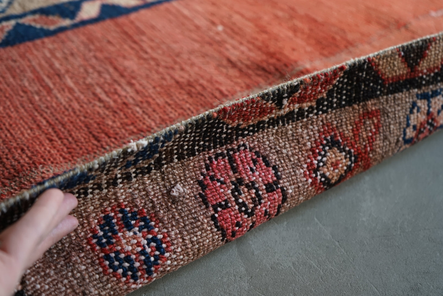 Türkiye Old Oushak Salmon Pink , Navy Runner 1970年代 191 × 60 cm No.TR25271