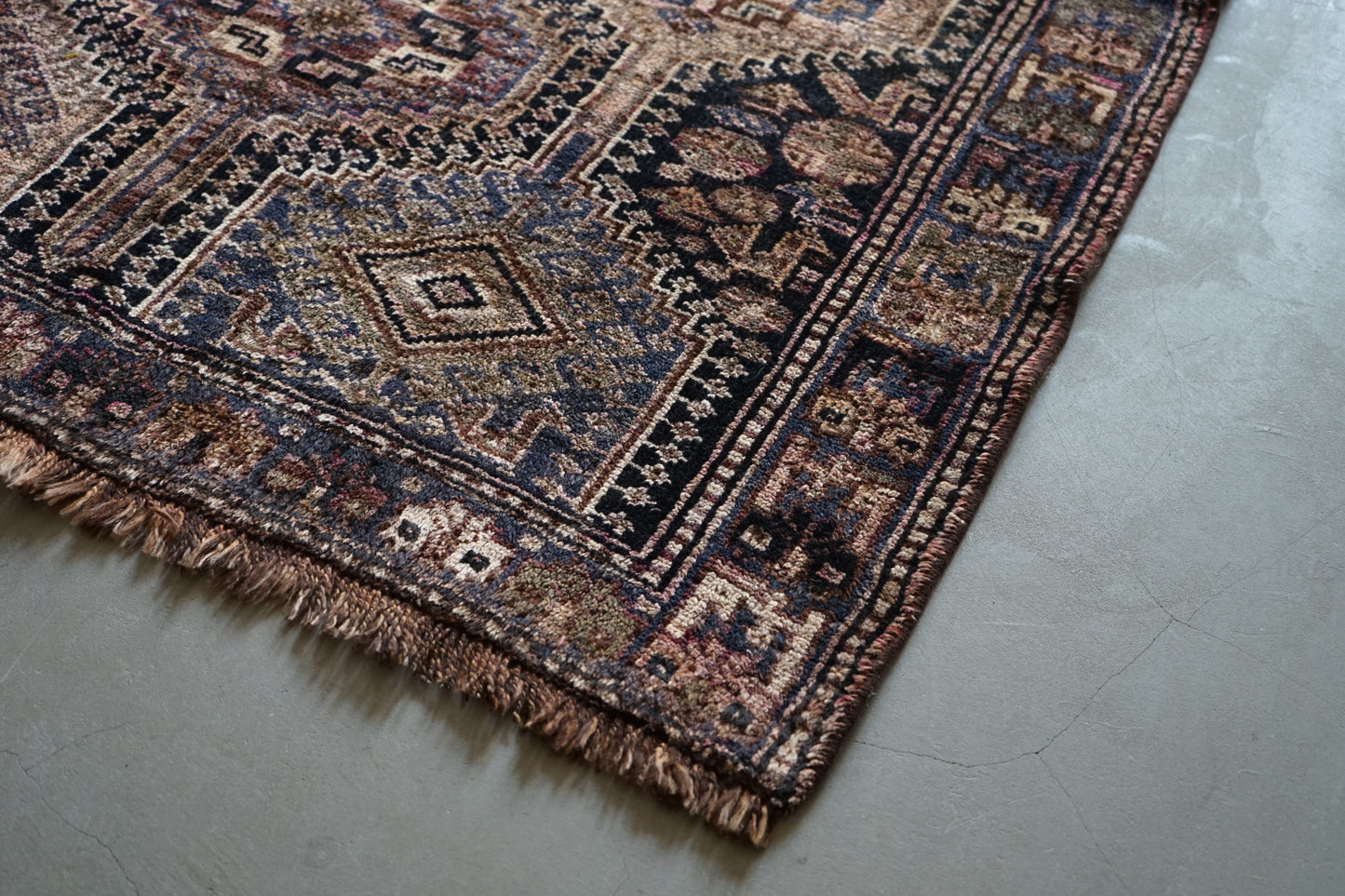 店頭販売 Iran Antique Shiraz Khamseh Dolkhani 1770年代 186 × 131 cm