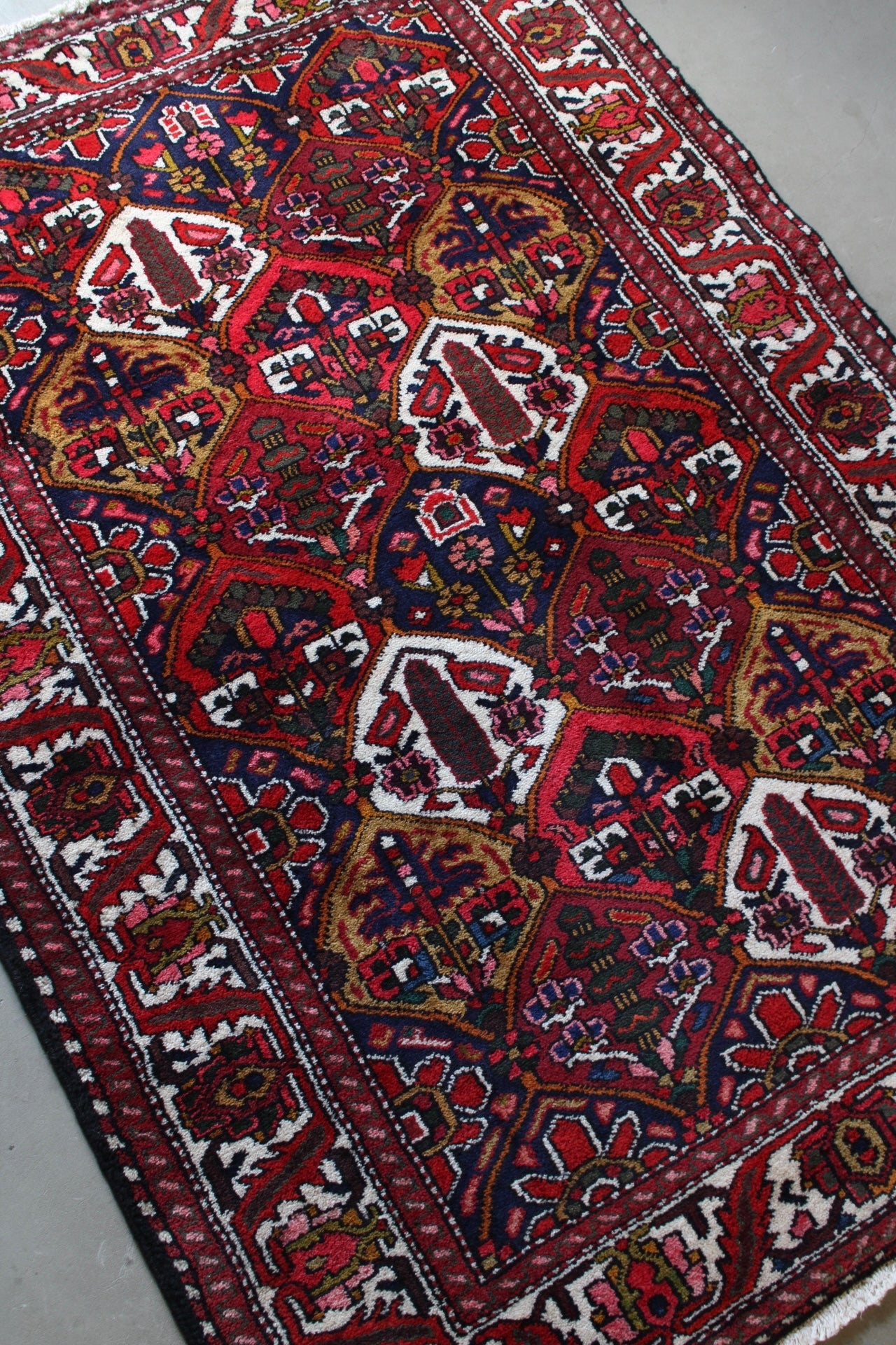 Iran antiques | 
Bakhtiyari Samarovi 1950年代 150×107cm