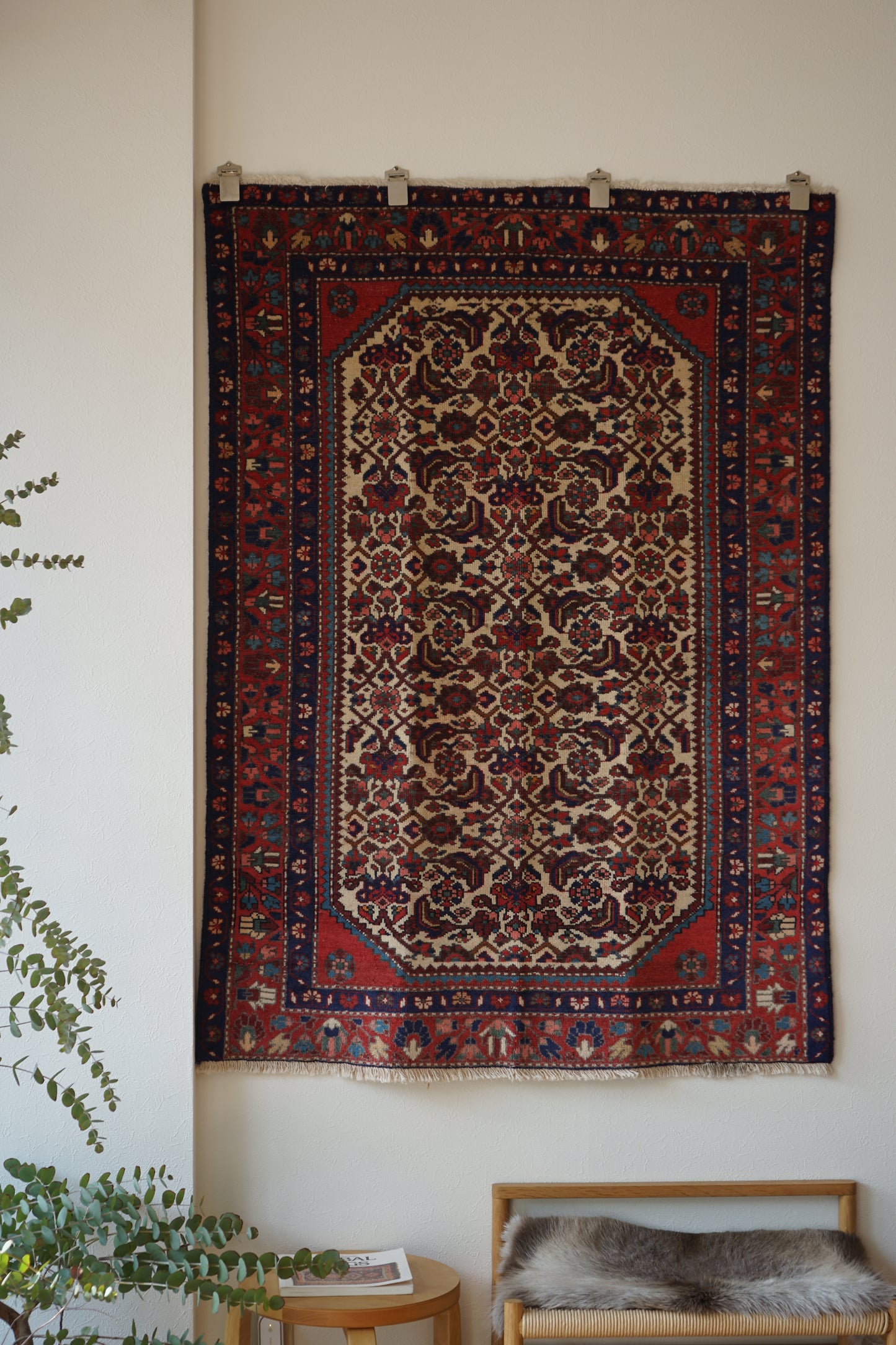 店頭販売 IRAN ANTIQUE RUDBAR 
1880年代 142 × 104 cm / 4'6“ × 3'4" ft