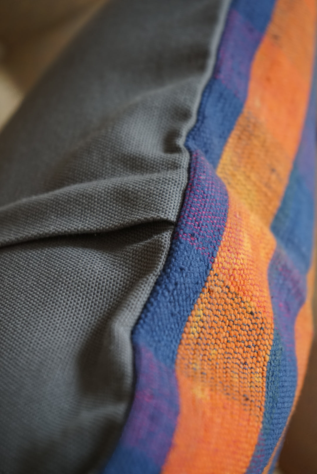 Türkiye Old Kilim Cushion Cover Orange , Blue Checker Design 45 × 45 cm No.TR25531 / 国内送料無料・羊毛手織りキリム
