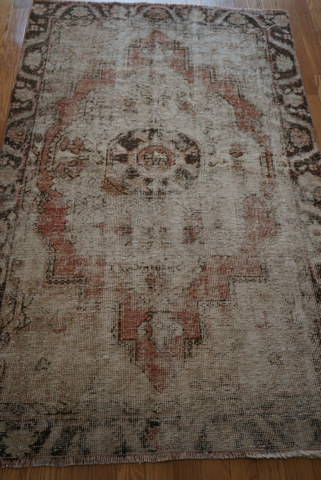 Türkiye Old Isparta Brown, CoralPink 1970年代 199 × 123 cm No.TR25277