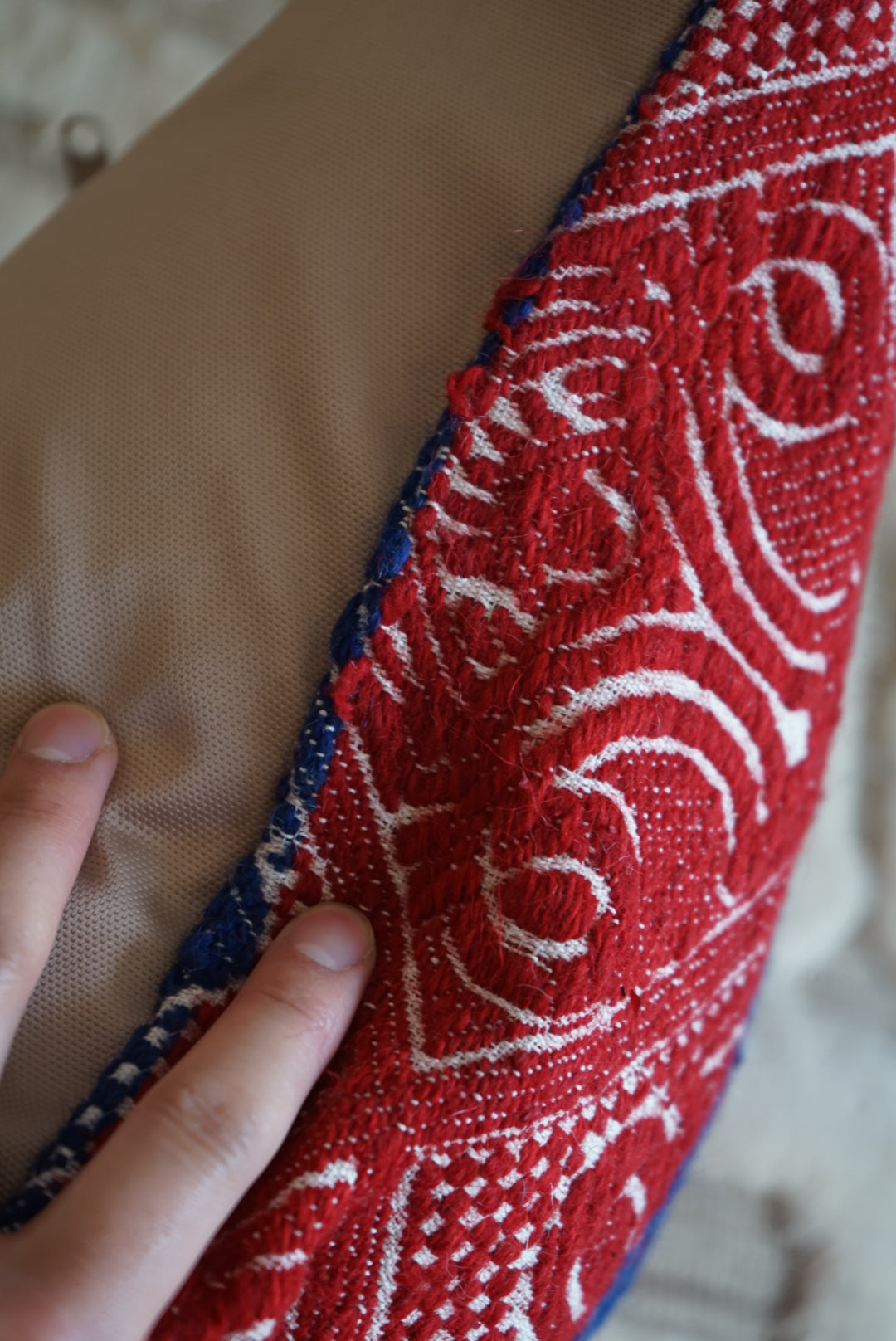 Türkiye Old Kilim Cushion Cover Bicolor Red , Blue Flower 40 × 40 cm No.TR25360