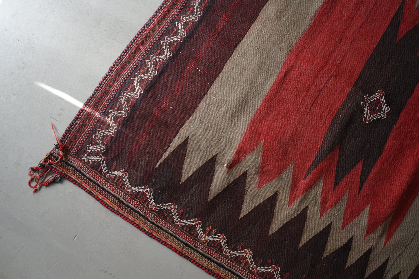 IRAN ANTIQUE AFSHAR TABLECLOTH 1840年代 129 × 126.5 cm