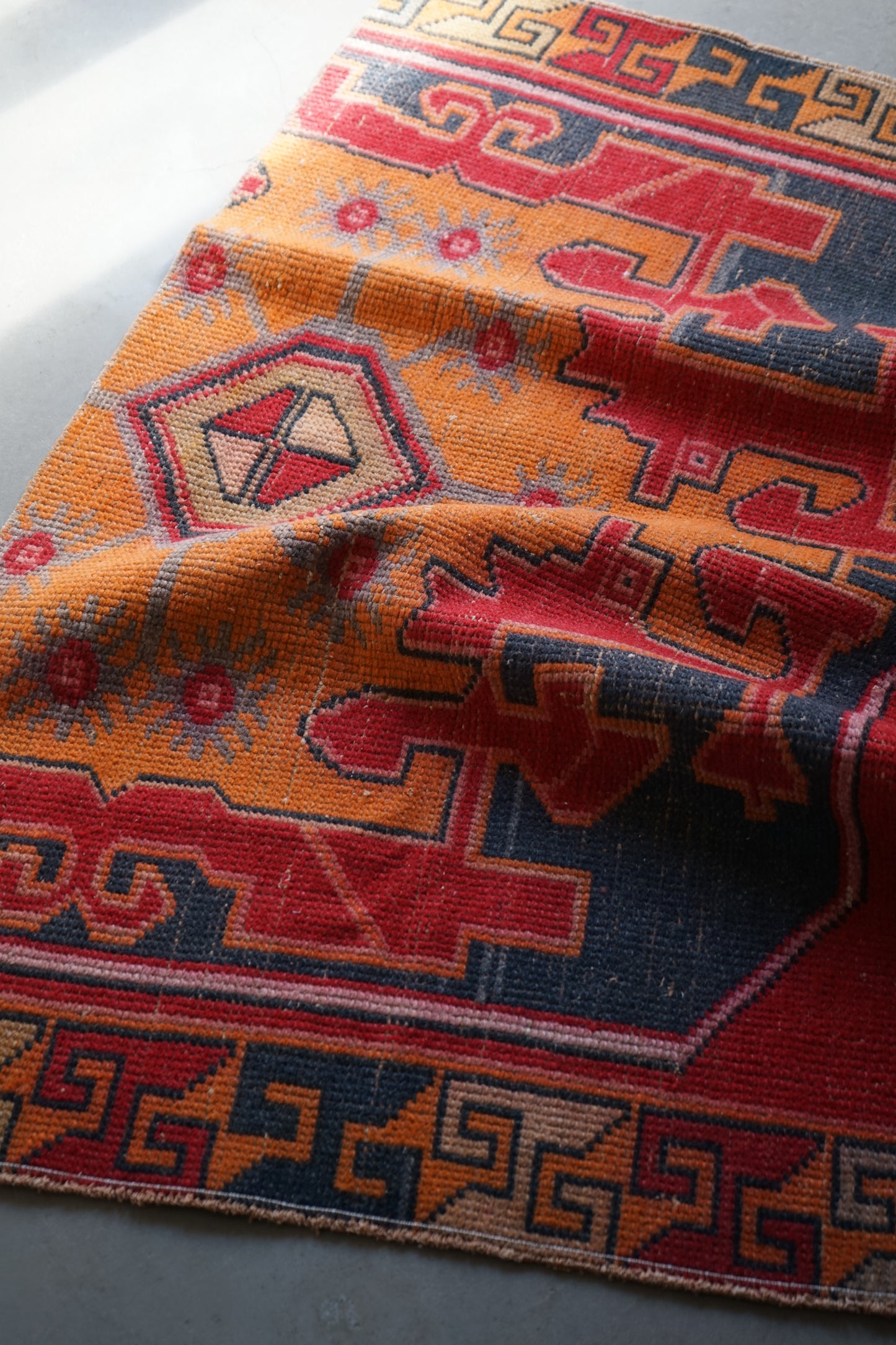 Türkiye Old Oushak Red Small Size 1970年代 120 × 75 cm No.TR25221