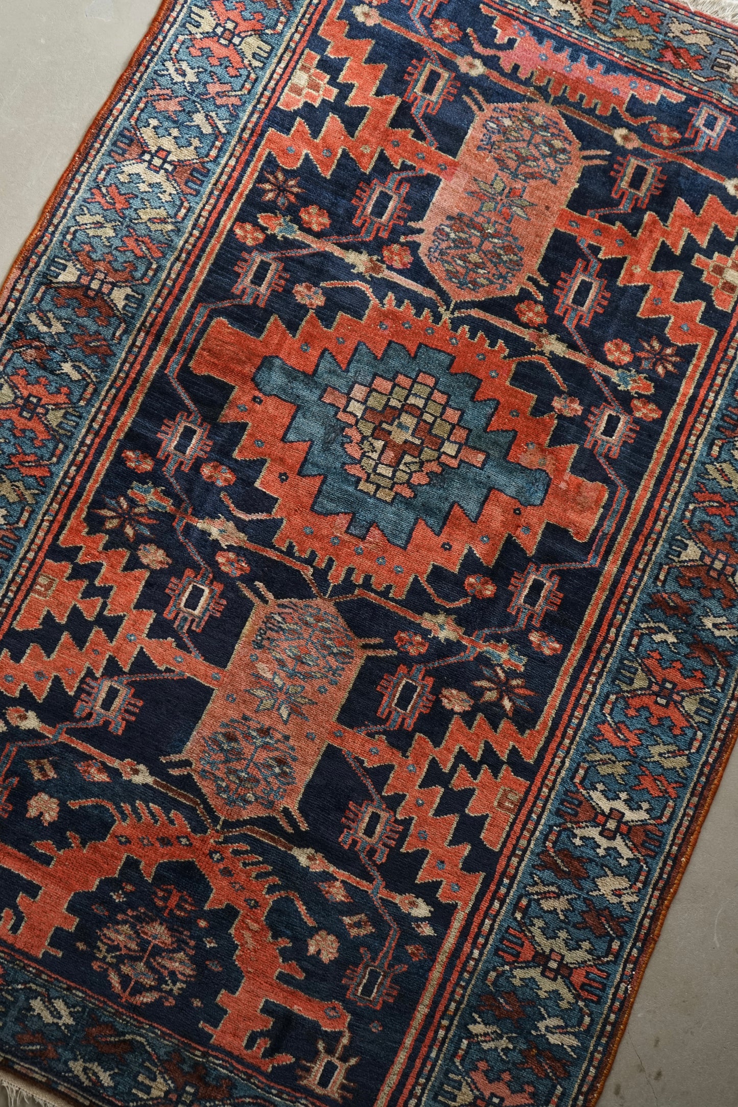 店頭販売 IRAN ANTIQUE BAKHTIARI 1820-1840年代 151 × 101 cm