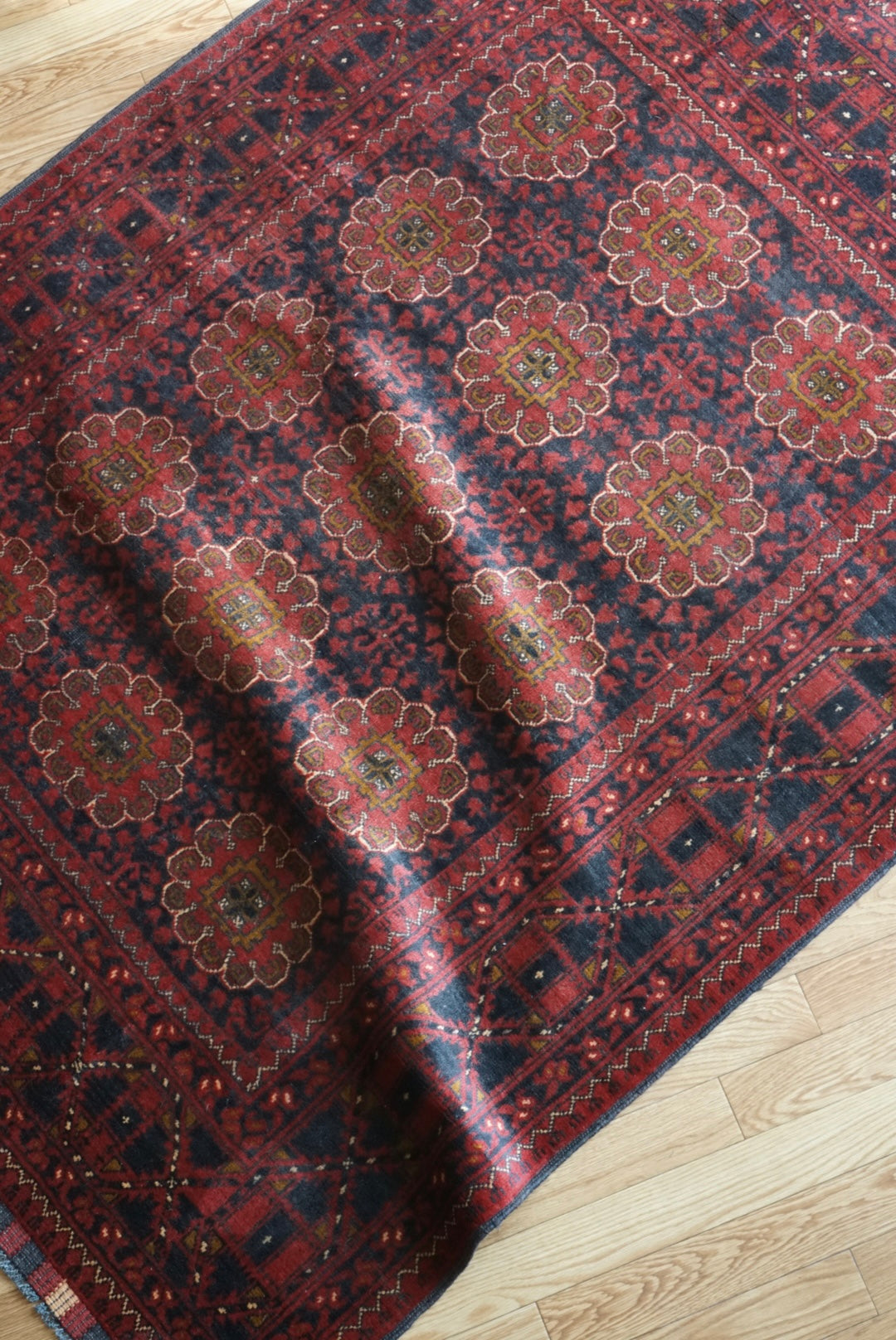 店頭販売 Afghanistan Vintage Turkmen 1980年代 201 × 146.5 cm  No.AF2536 / 国内送料無料・羊毛手織り絨毯