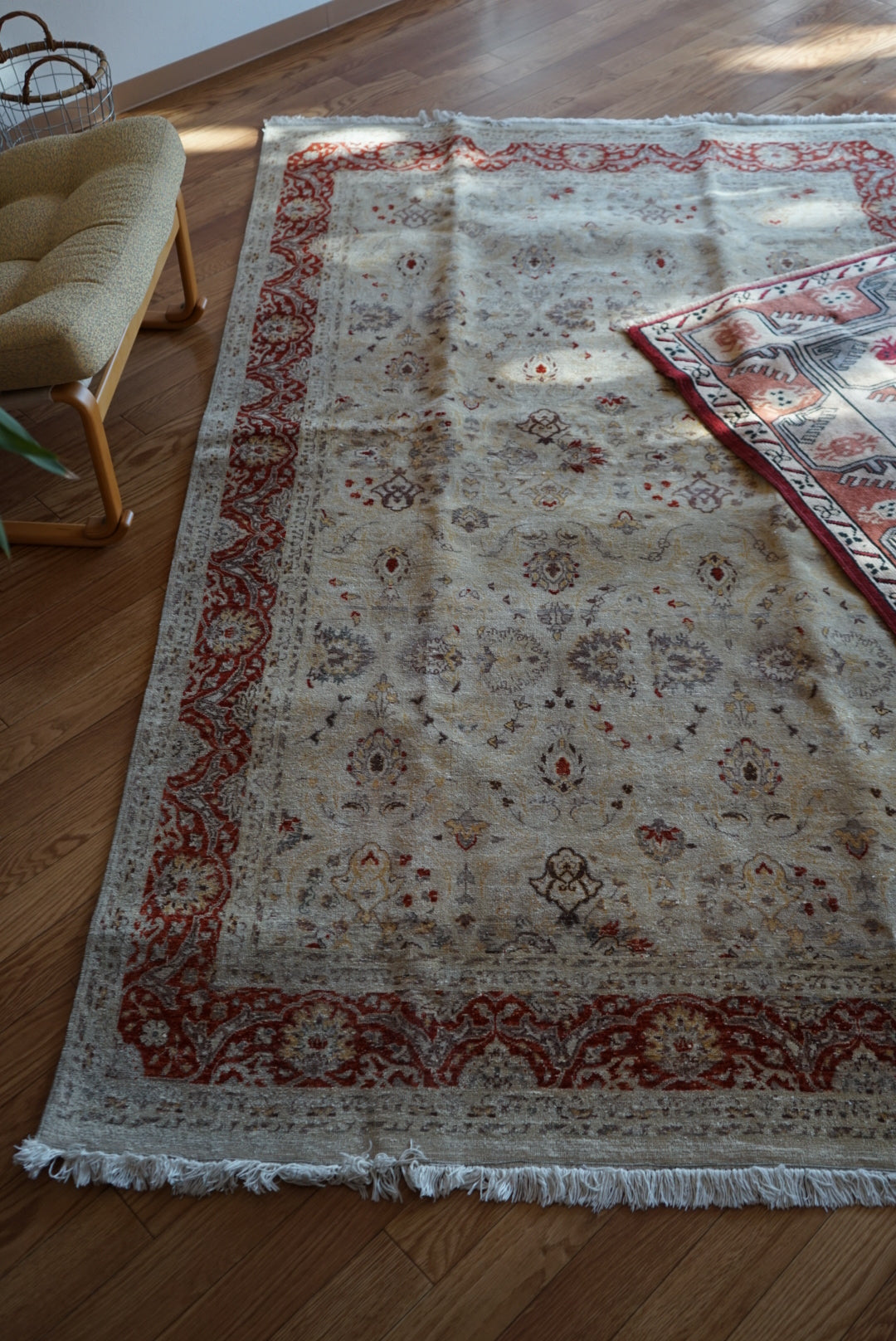 Türkiye Old Anatoria Beige , Red 1960年代 222 × 136 cm No.TR25551 / 国内送料無料・羊毛手織り絨毯