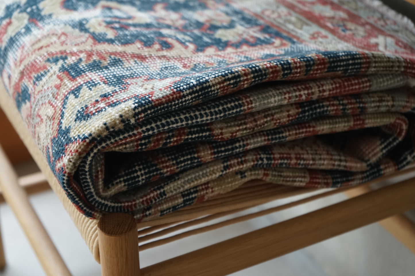 TURKEY OLD ISPARTA NAVY FLORAL 1970年代 207 × 114 cm No.TR25176