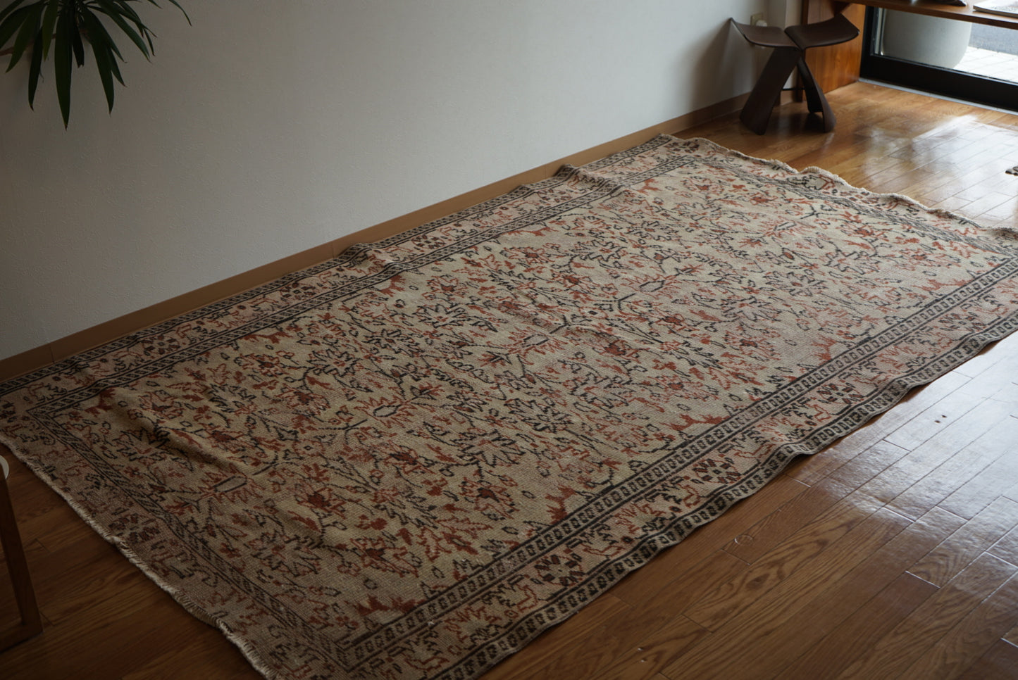 Türkiye Old Kayseri Olive , Beige Flower 1970年代 270 × 169 cm No.TR25389