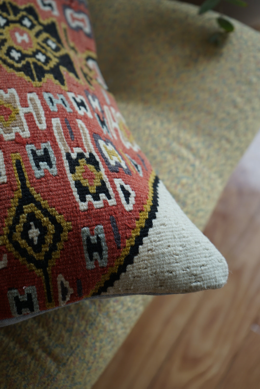 Türkiye Old Kilim Cushion Cover Red Tribal Design 40 × 40 cm No.TR25437