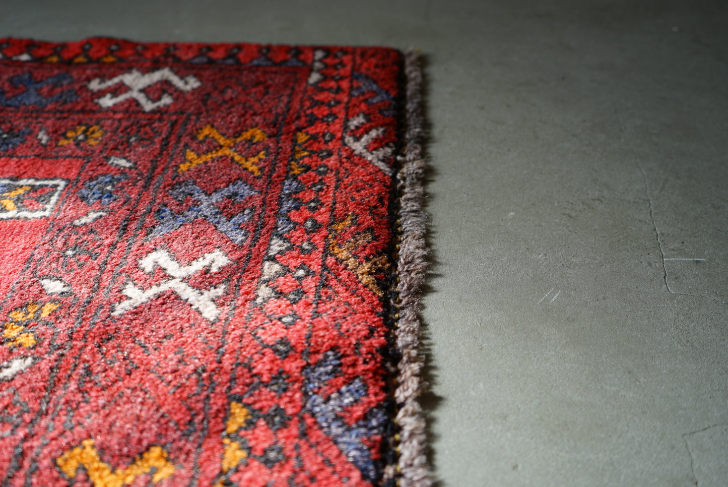 AFGHANISTAN VINTAGE TURKMEN PRAYER RUG 1980年代 124 × 76 cm