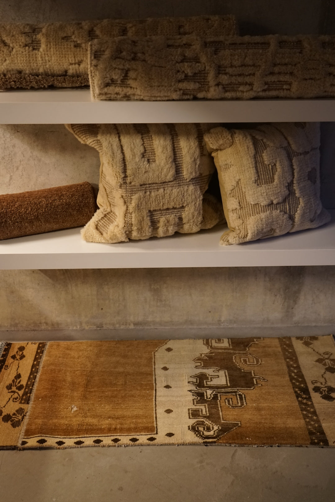 Türkiye Old Isparta Milk Coffee Color Small size 1980年代 115 × 47 cm No.TR25240