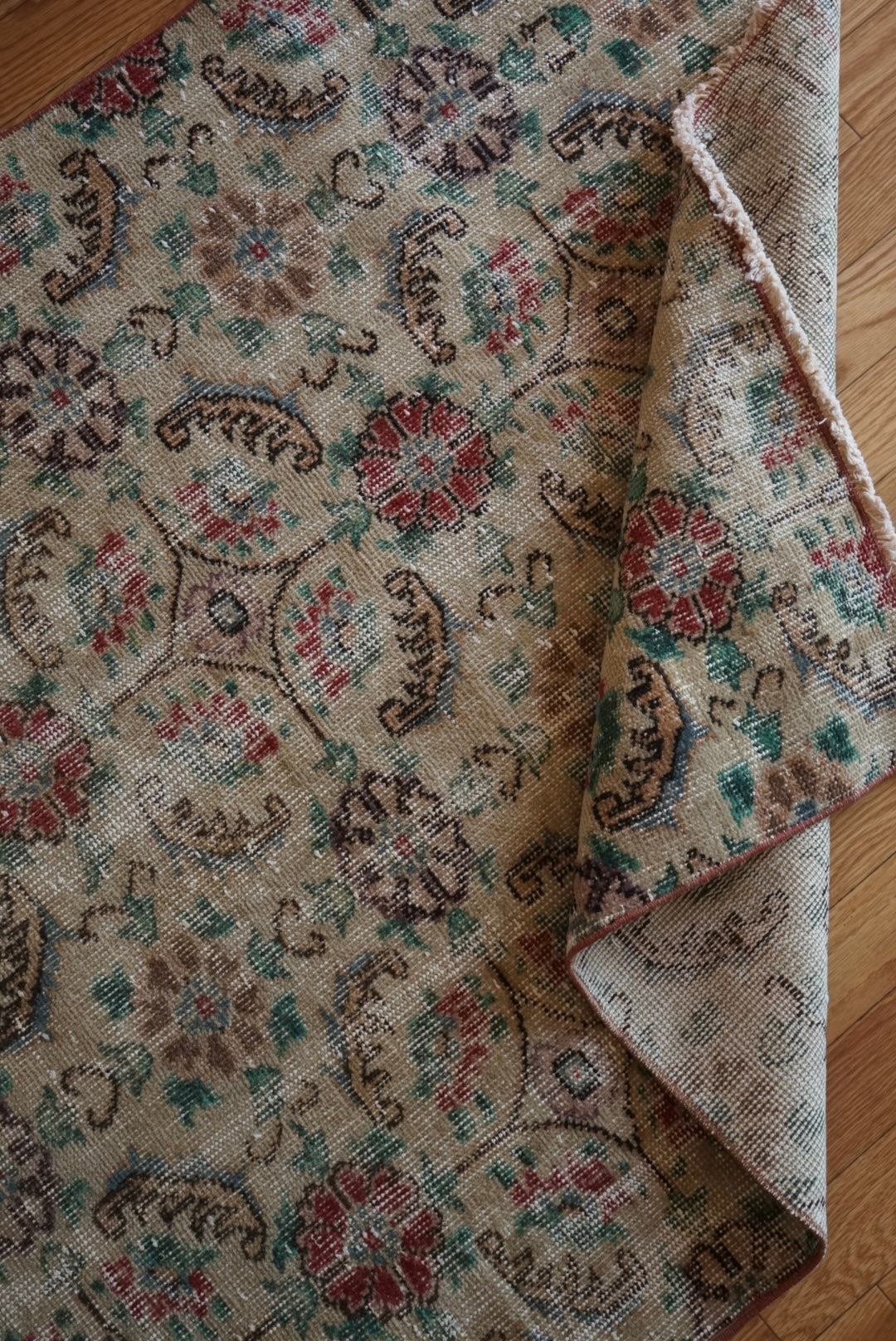 Türkiye Old Isparta Flower Beige 1970年代 175 × 108.5 cm No.TR25472