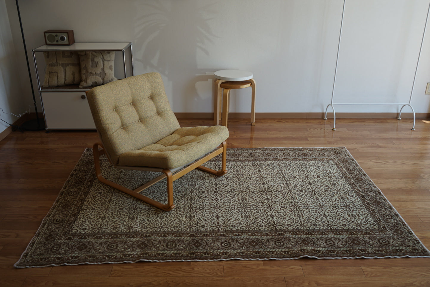 Türkiye Old Kayseri Beige , Brown Flower 1970年代 210 × 142 cm No.TR25388