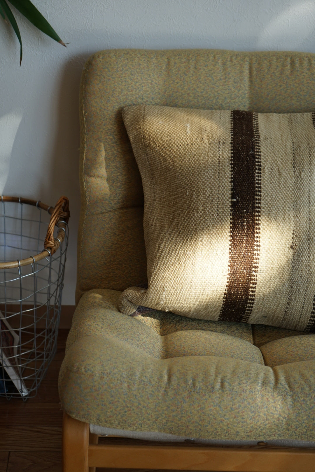 Türkiye Old Kilim Cushion Cover Brown , Beige Stripe Design 44 × 46 cm No.TR25558 / 送料無料・羊毛手織りキリム