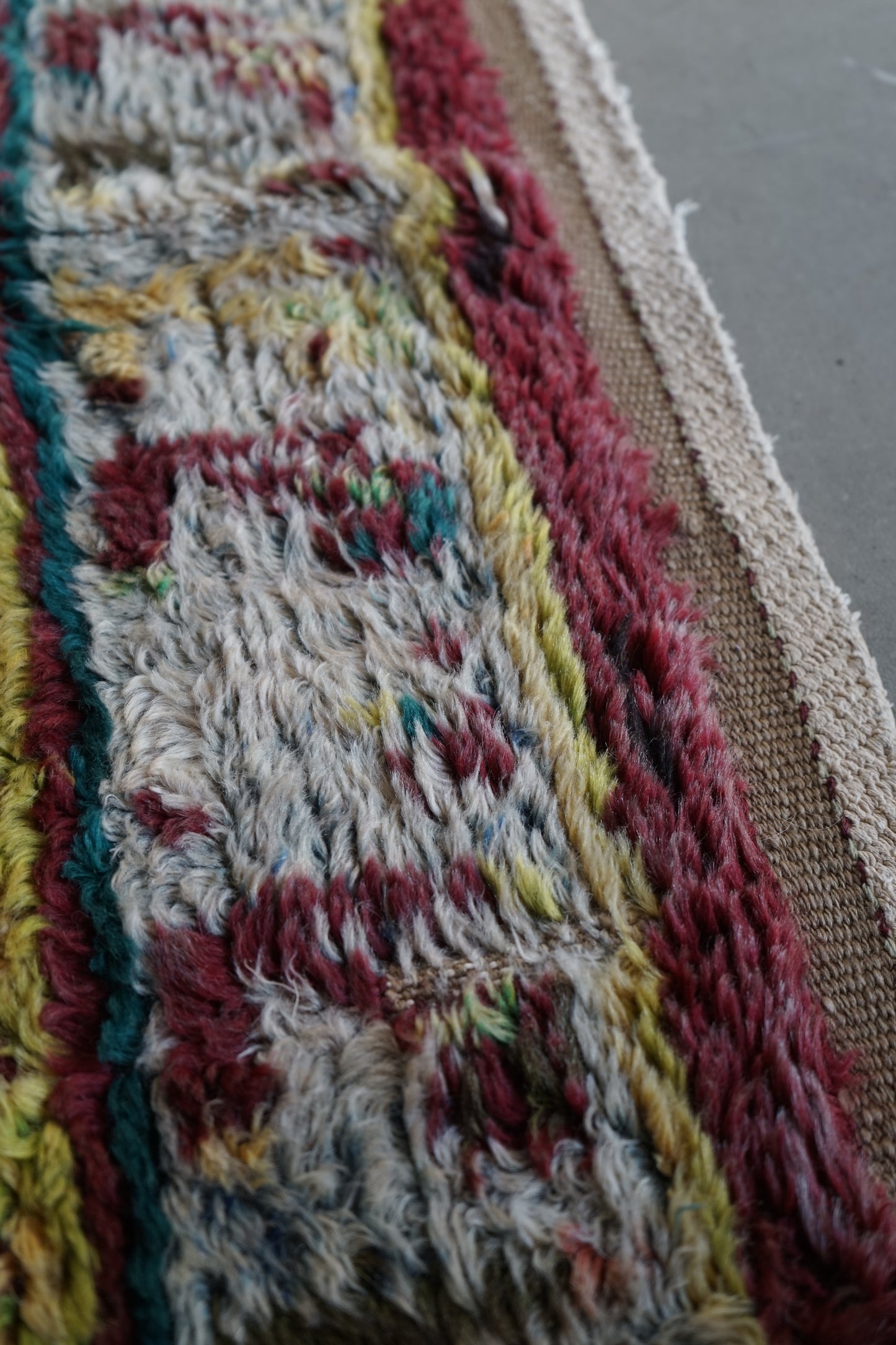 TRIBAL RUG TURKEY OLD OUSHAK 1965年代 154 × 133 cm No.TR25193