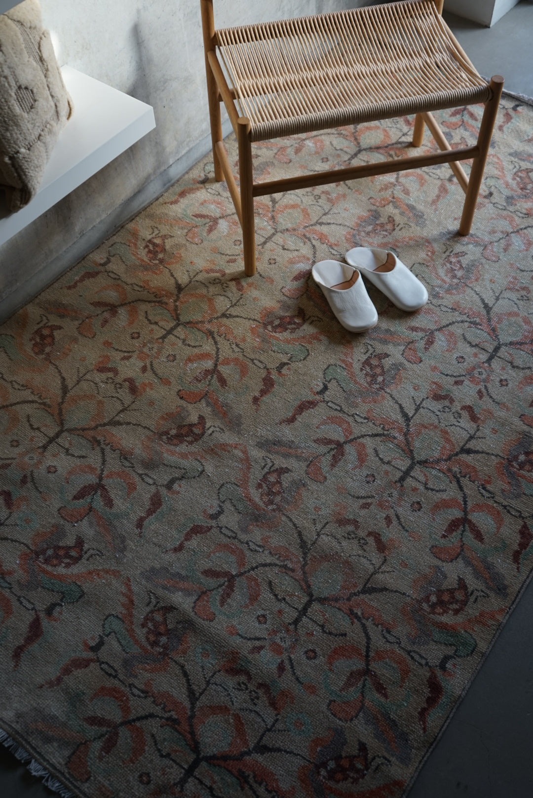 Türkiye Old Isparta Beige Floral 1970年代 218 × 136 cm No.TR25267