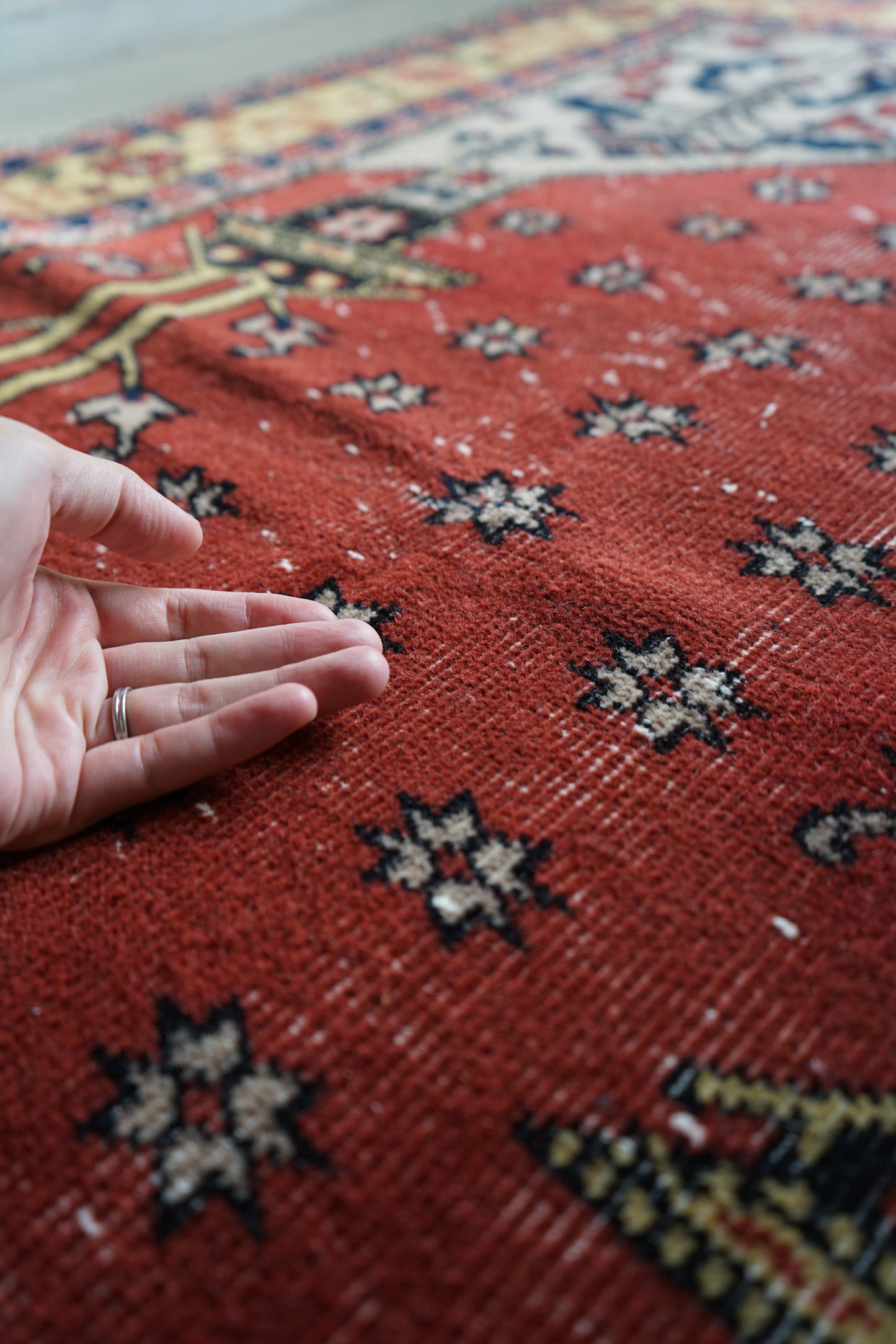 TURKEY VINTAGE ISPARTA PRAYER RUG 1950-1960年代 173 × 122 cm No.TR25174