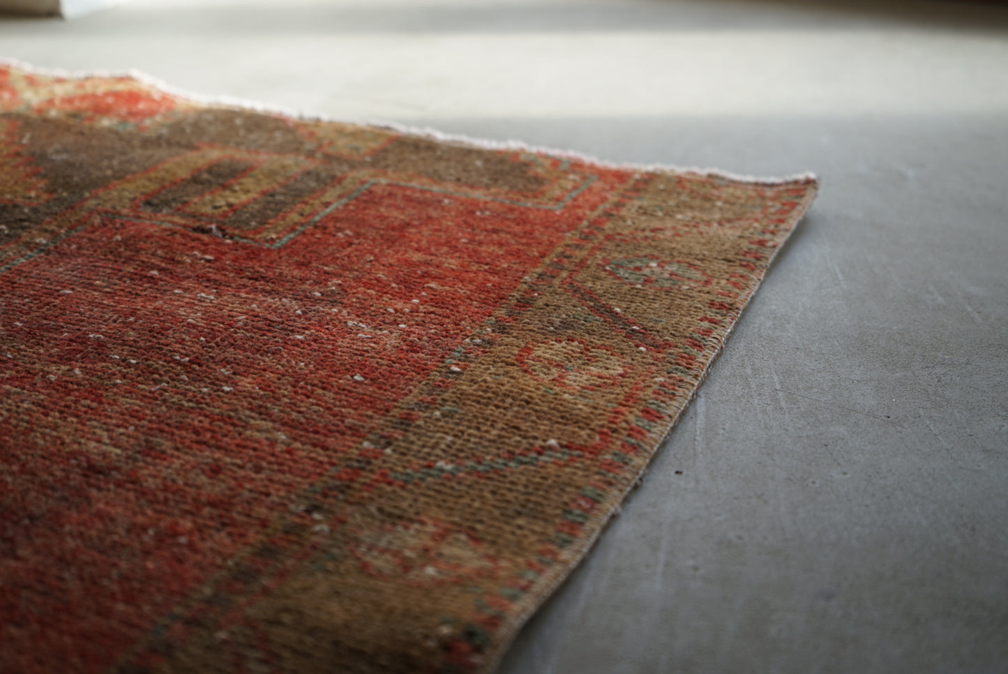 Türkiye Old Oushak Orange Small size 1970年代 118 × 100 cm No.TR25247