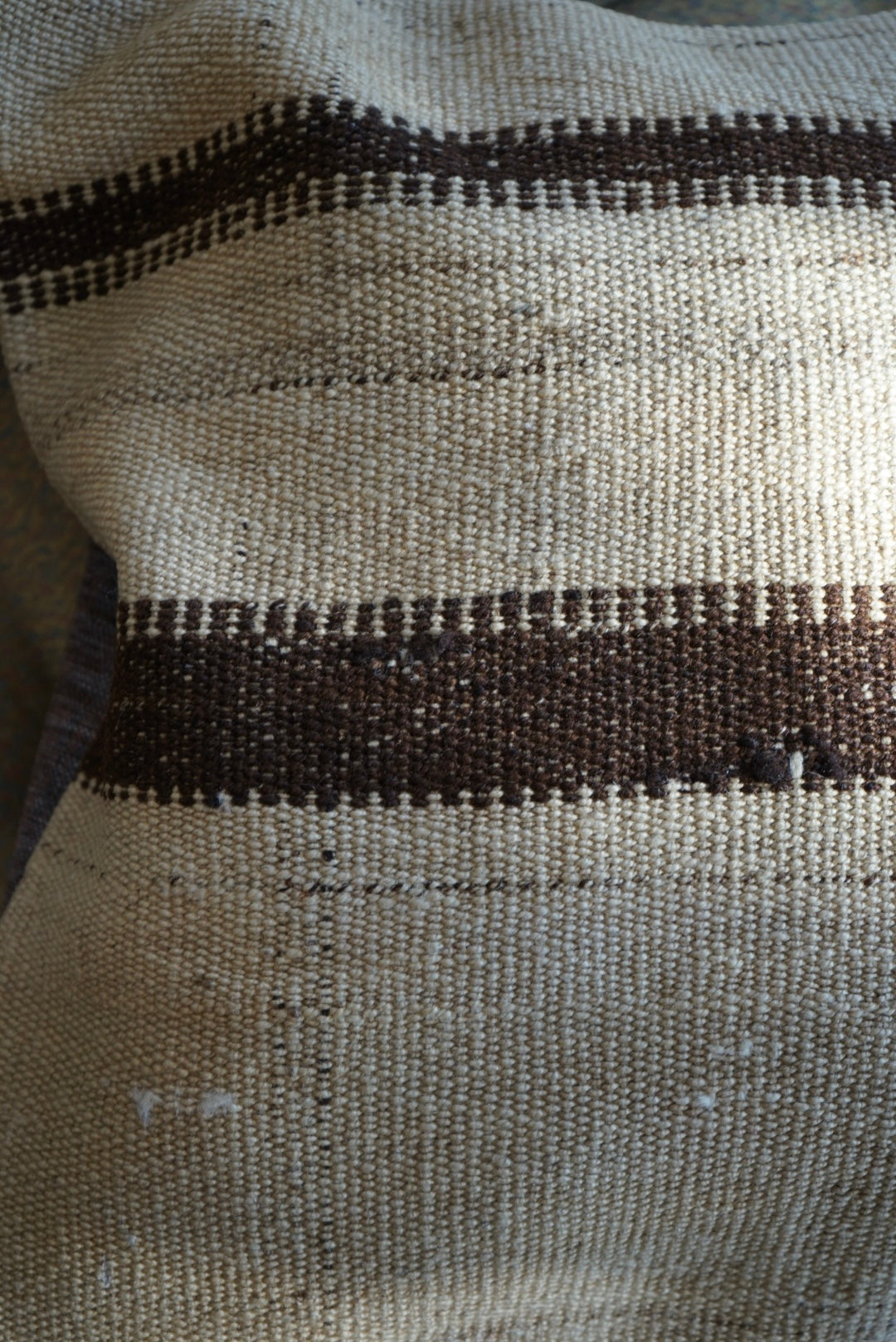Türkiye Old Kilim Cushion Cover Brown , Beige Stripe Design 44 × 46 cm No.TR25558 / 送料無料・羊毛手織りキリム
