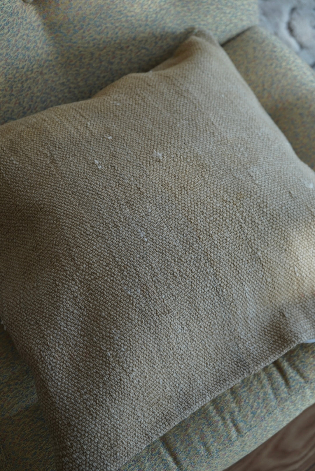 Türkiye Old Kilim Cushion Cover Brown , White Stripe Design 46 × 45 cm No.TR25563 / 送料無料・羊毛手織りキリム