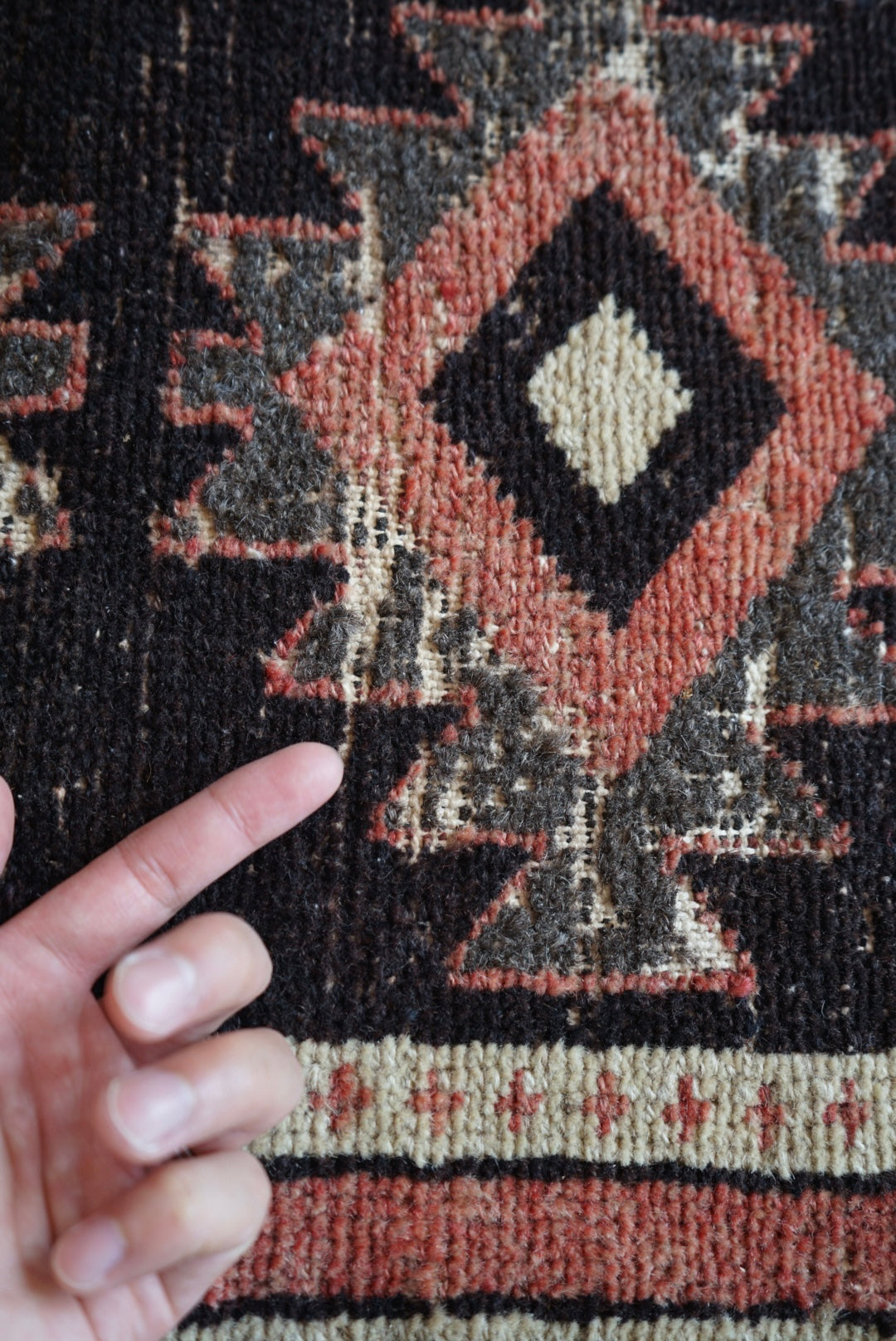 Türkiye Old Oushak Pink , Black 1970年代  89 × 51 cm No.TR25410