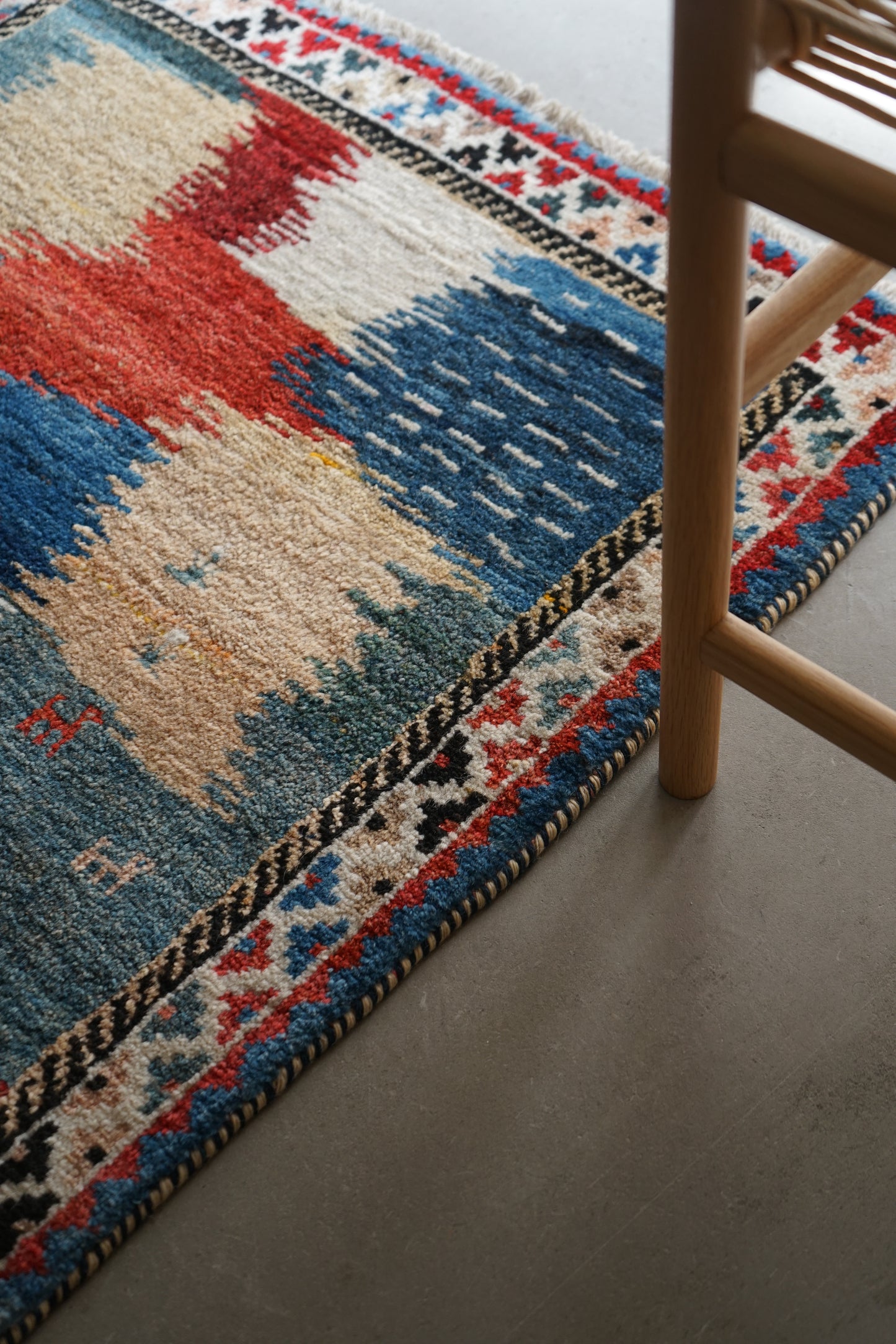 IRAN SHIRAZ QASHQAI OLD GABBEH 1940年代 94 × 84 cm / 3'0" × 2'7" ft