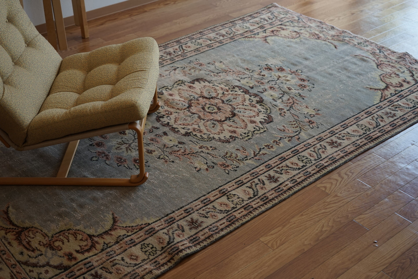 Türkiye Old Isparta Floral Medallion Blue 1970年代 254 × 147 cm No.TR25355