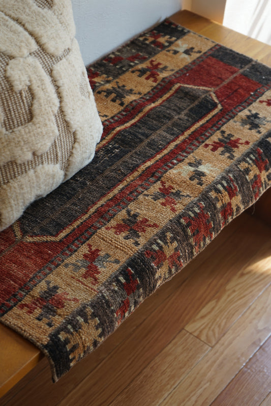 Türkiye Vintage Patchwork Black , Red , Yellow 1980年代 81 × 46 cm No.TR25405