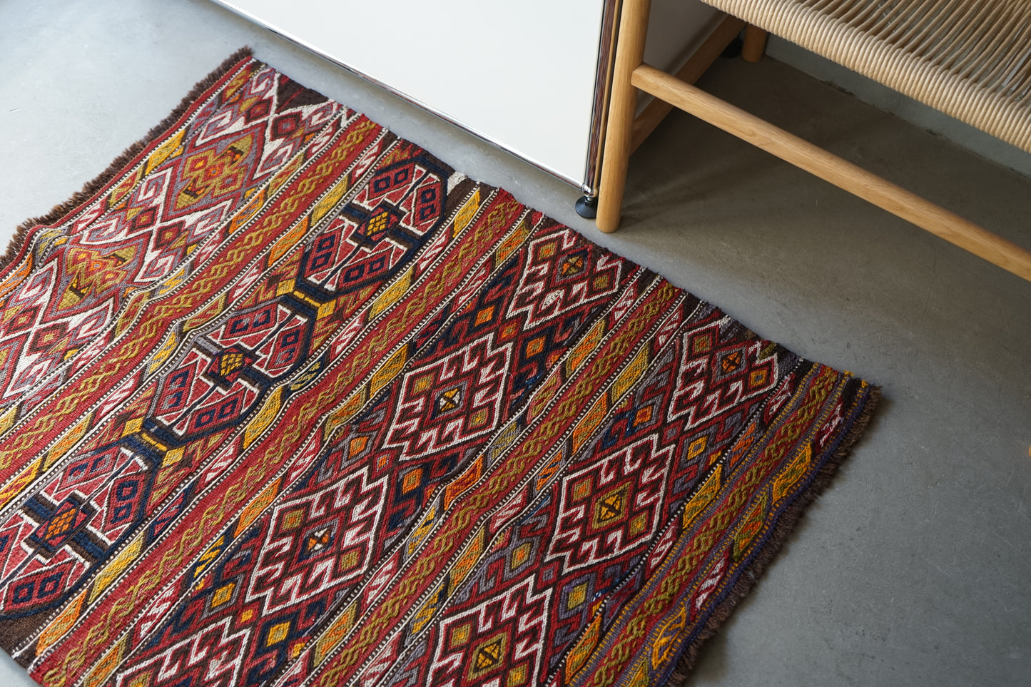 EASTERN TURKEY VINTAGE KURDISTAN KILIM 1965-1970年代 92 × 81 cm