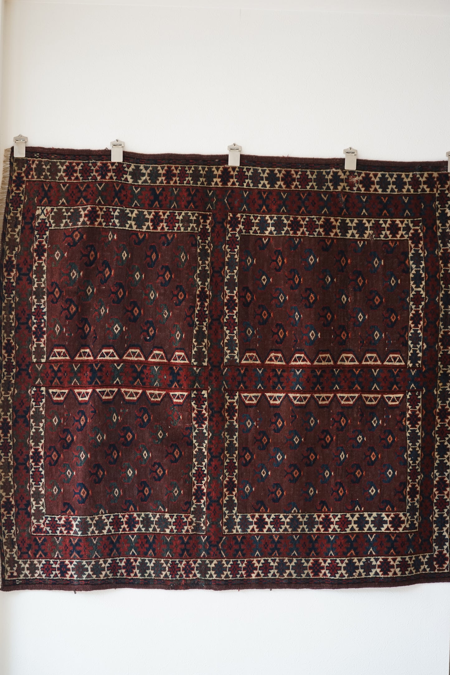 店頭販売 IRAN ANTIQUE TURKMEN YAMUT 1860 年代 131 × 121 cm / 国内送料無料・羊毛手織り絨毯