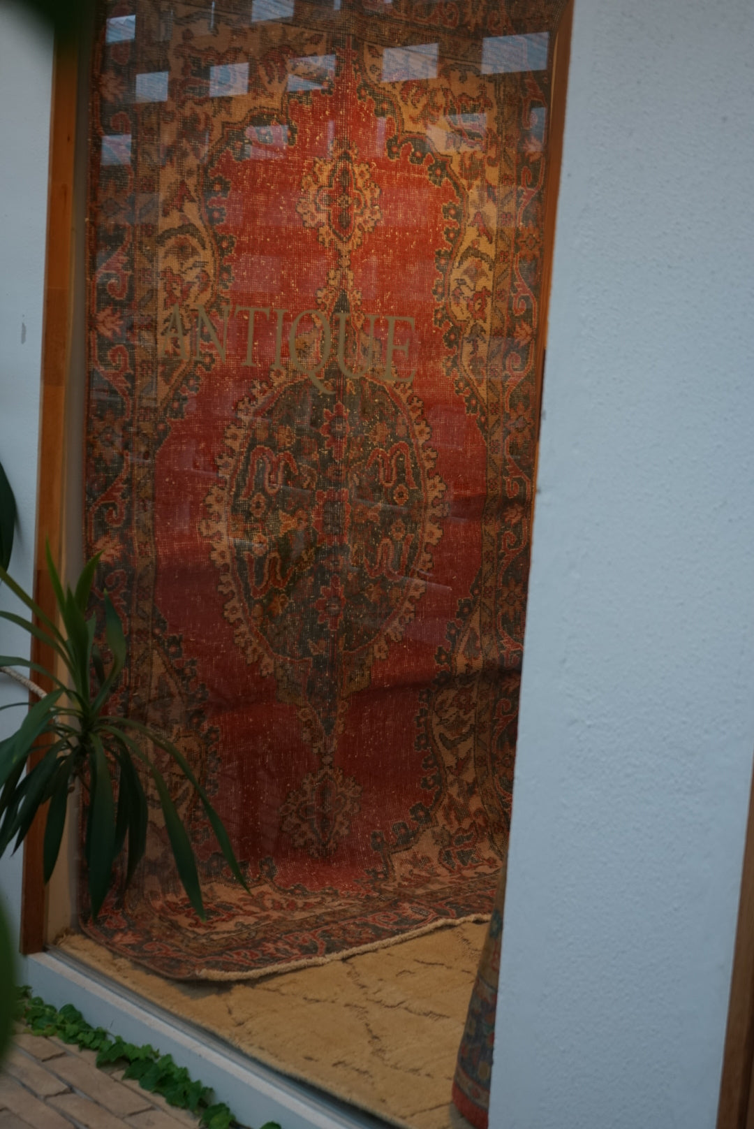 TURKEY OLD ISPARTA RED 1970年代 198 × 109 cm No.TR25143