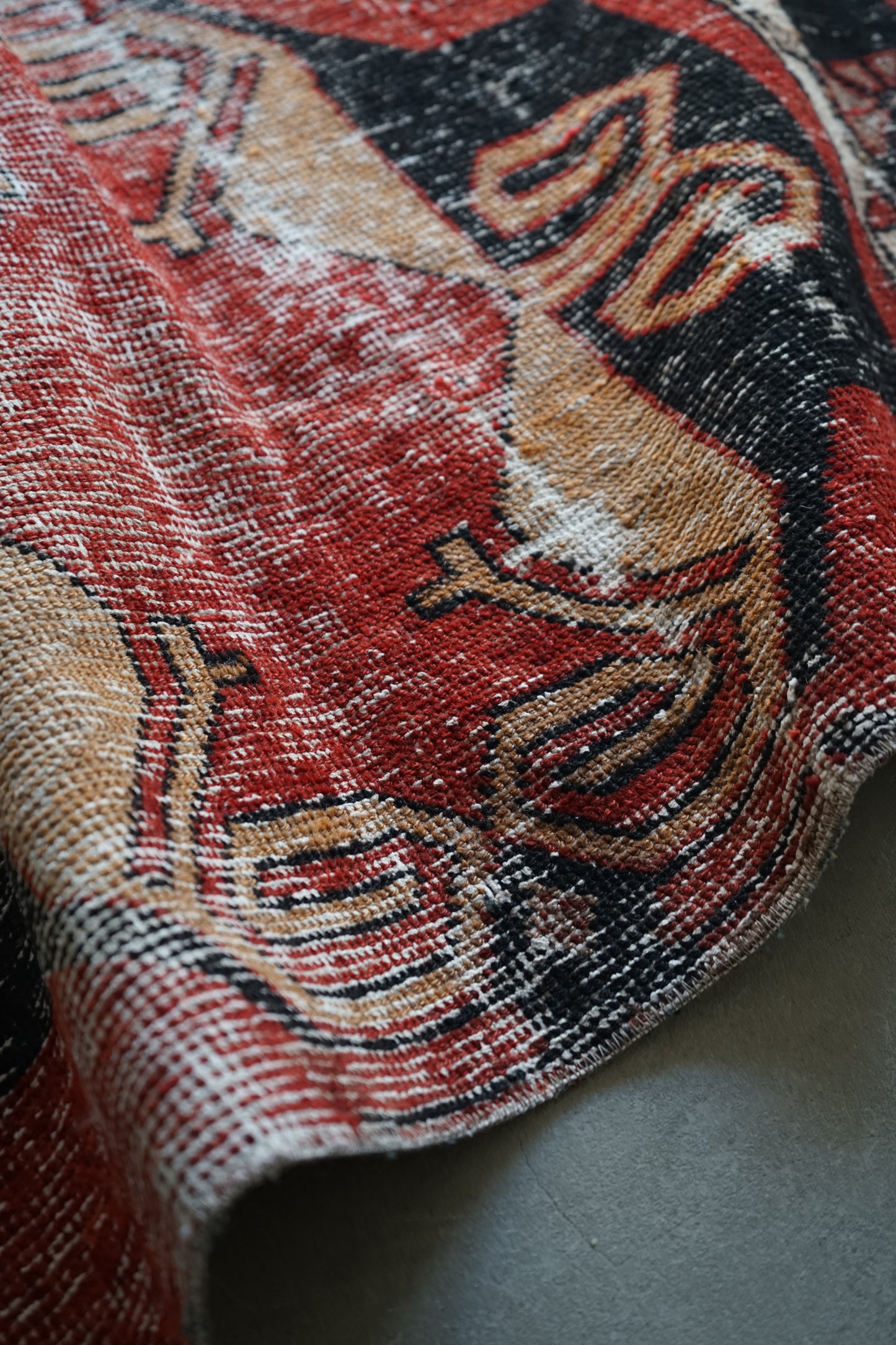 Türkiye Old Oushak Red Small Size 1970年代 103.5 × 102.5 cm No.TR25222