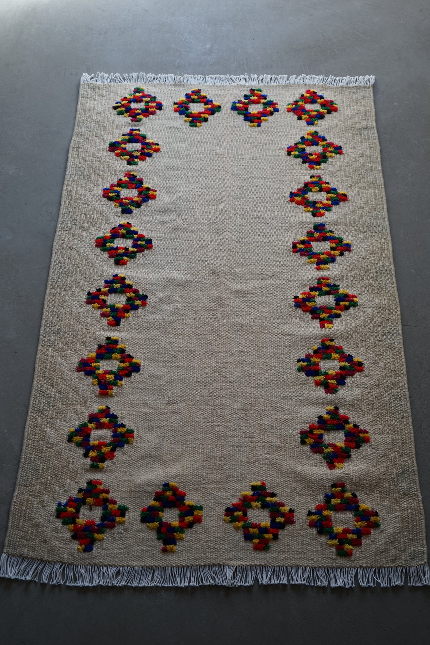 TURKEY VINTAGE KILIM DOT FLOWER 1980年代 125 × 80 cm No.TR25195