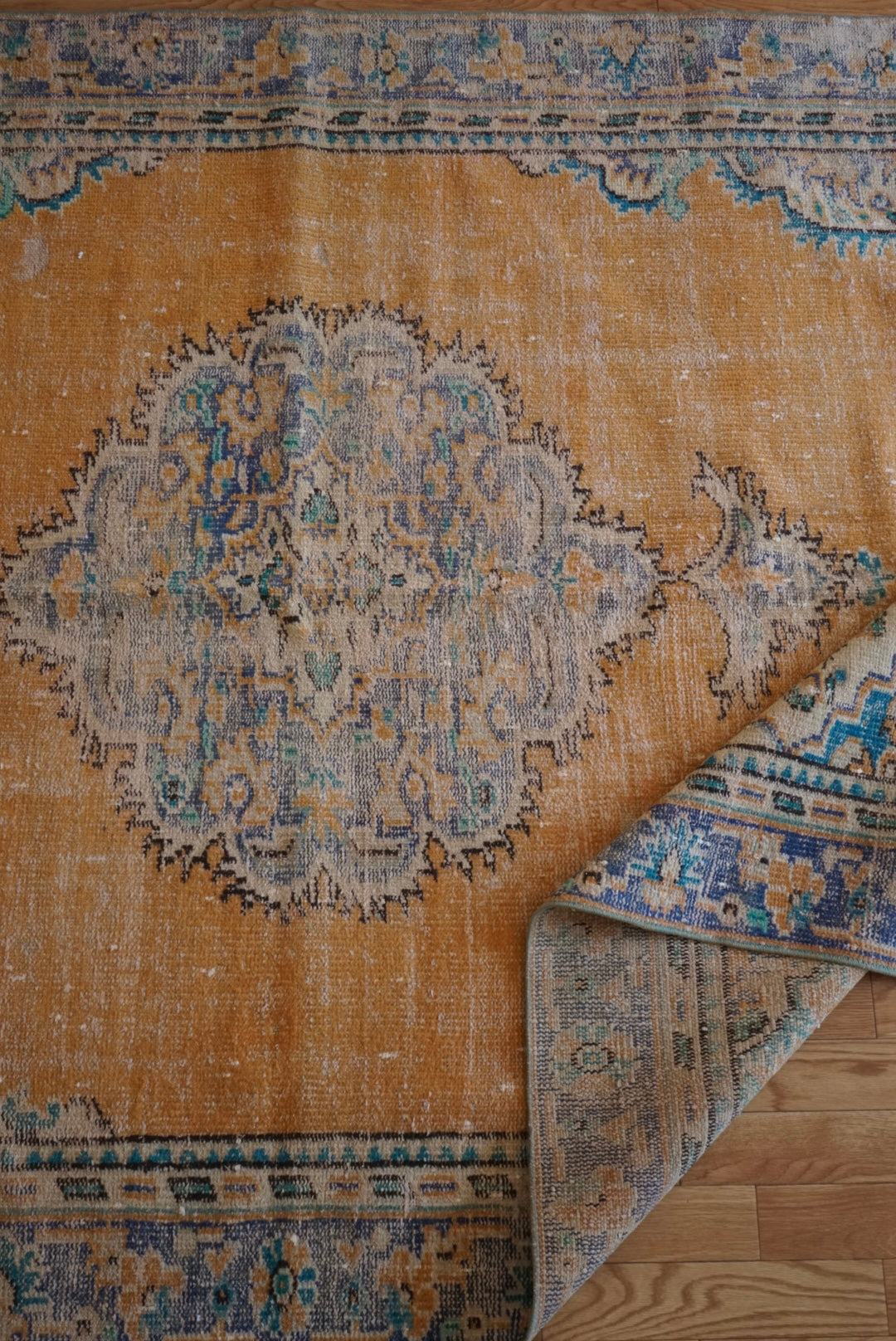Türkiye Old Isparta Medallion Orange , Blue 1960年代 256 × 169.5 cm No.TR25469