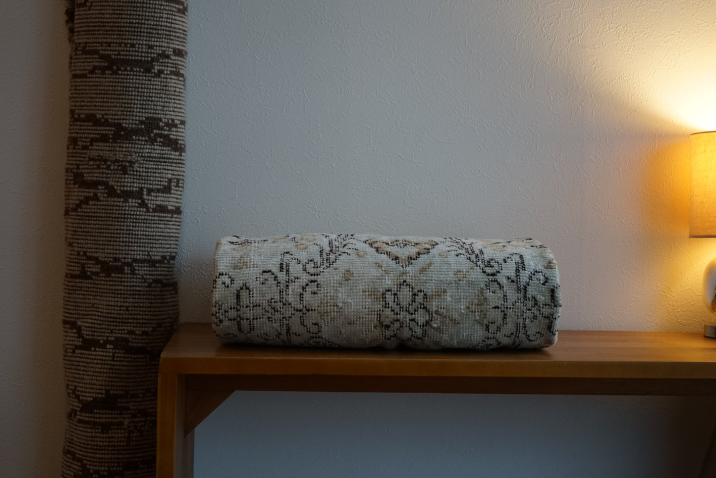 Türkiye Old Isparta Pale Blue , Gold Flower 1970年代 234 × 133 cm No.TR25516 / 国内送料無料・羊毛手織り絨毯