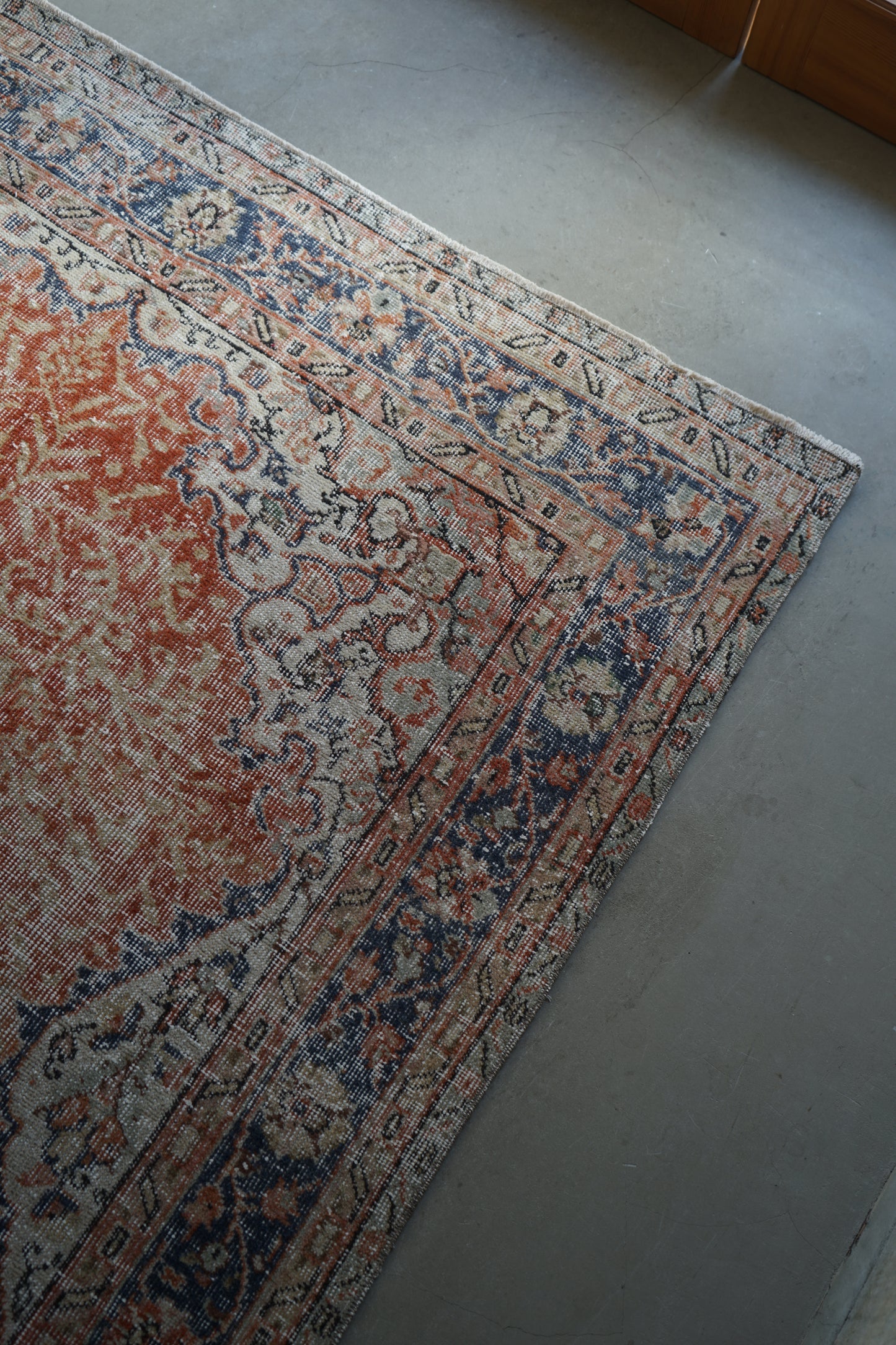 TURKEY OLD ISPARTA ORANGE 1970年代 272 × 161 cm No.TR25198