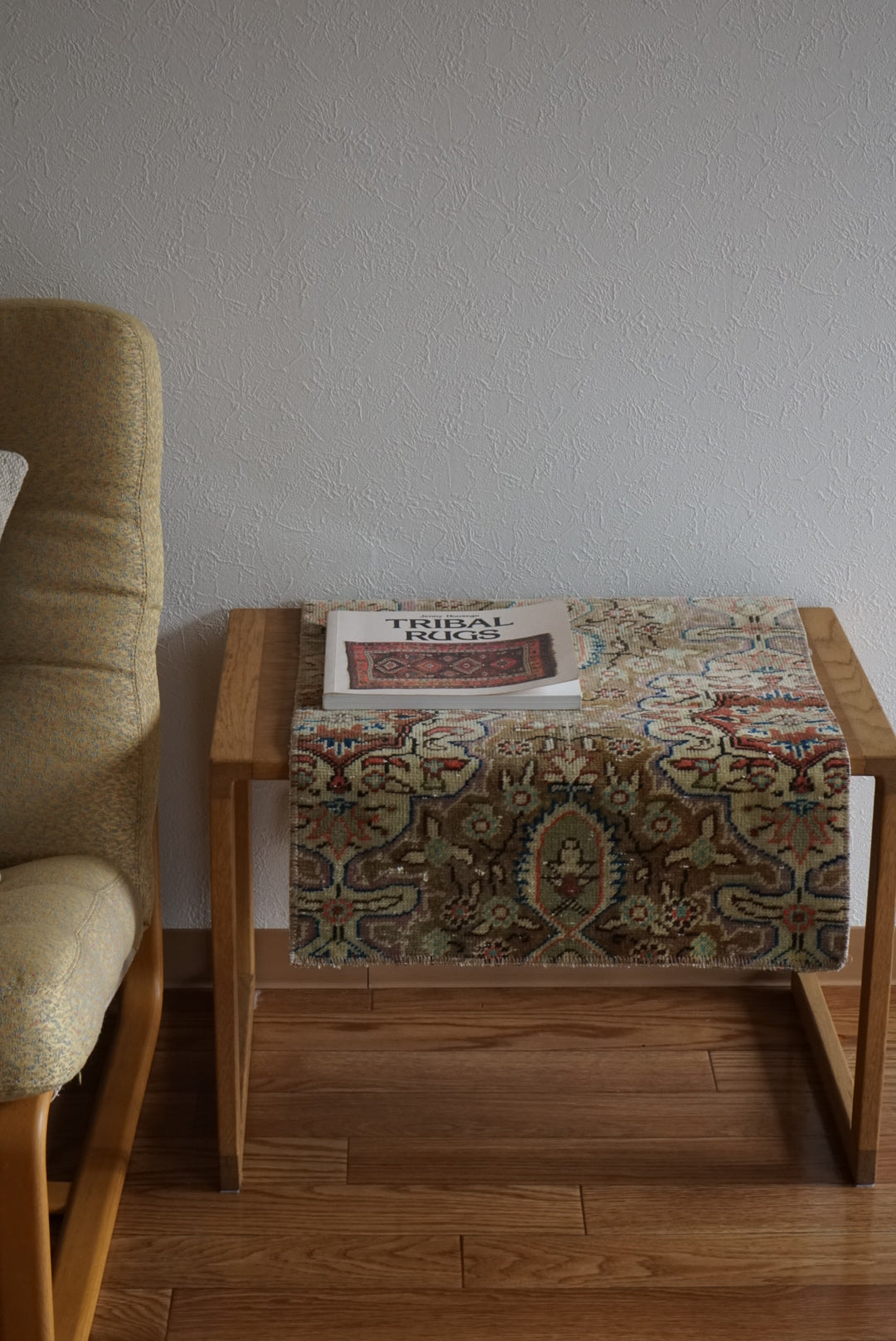 Türkiye Old Oushak Beige Flower 1970年代 71.5 × 42.5 cm No.TR25500 / 国内送料無料