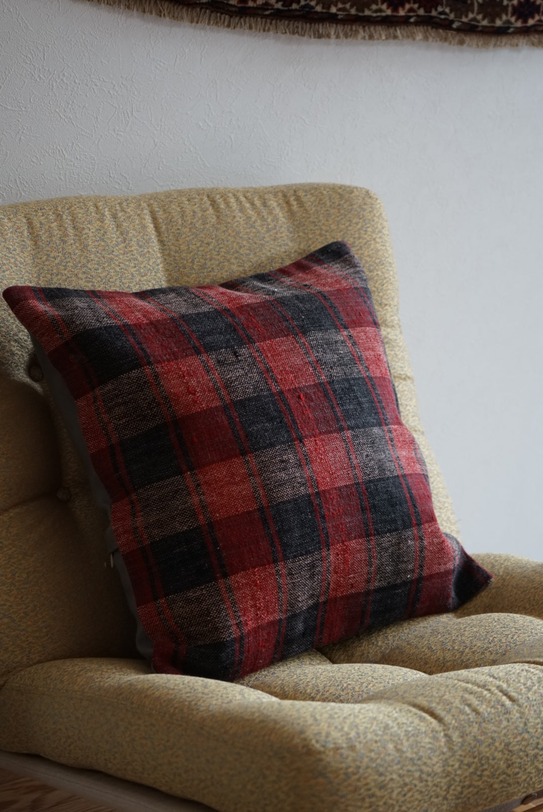 Türkiye Old Kilim Cushion Cover Red , Black Checker Design 45 × 45 cm No.TR25534 / 送料無料・羊毛手織りキリム