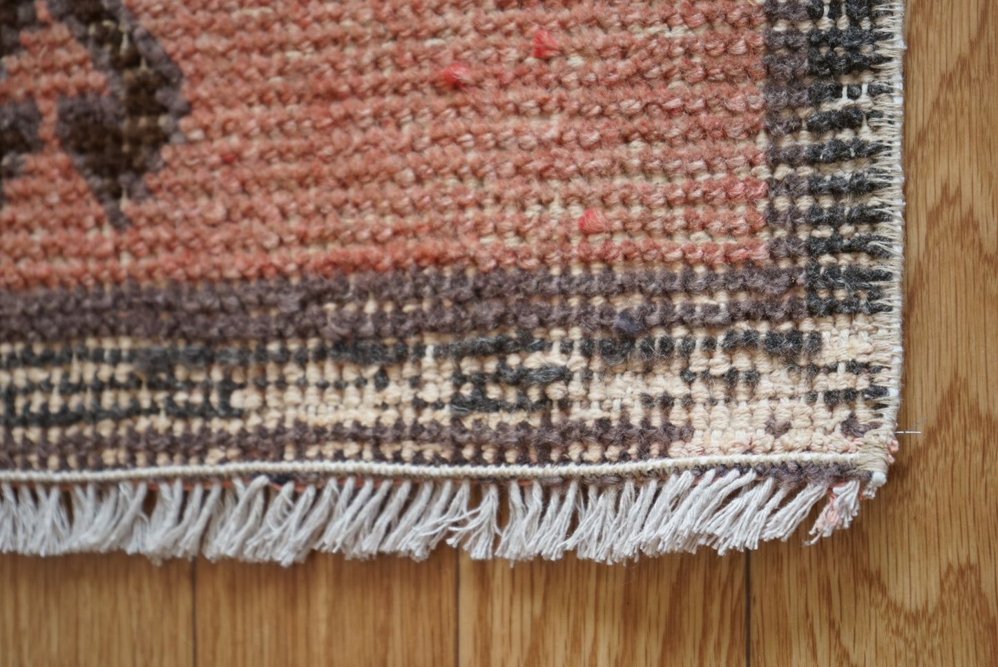 Türkiye Old Oushak Pink , Glay  1970年代 92 × 46 cm No.TR25423