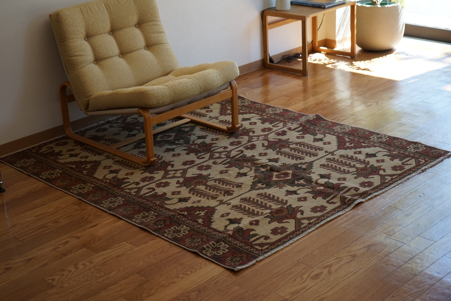 店頭販売 Türkiye Old Oushak Beige , Brown , Green 1970年代 164.5 × 143.5 cm No.TR25429
