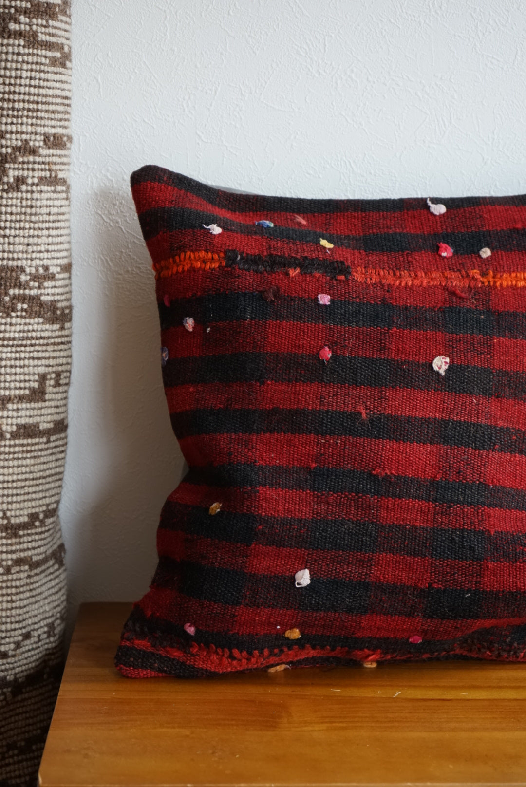 Türkiye Old Kilim Cushion Cover Stripe & Charm Design Red , Black 45 × 45 cm No.TR25532 / 送料無料・羊毛手織りキリム