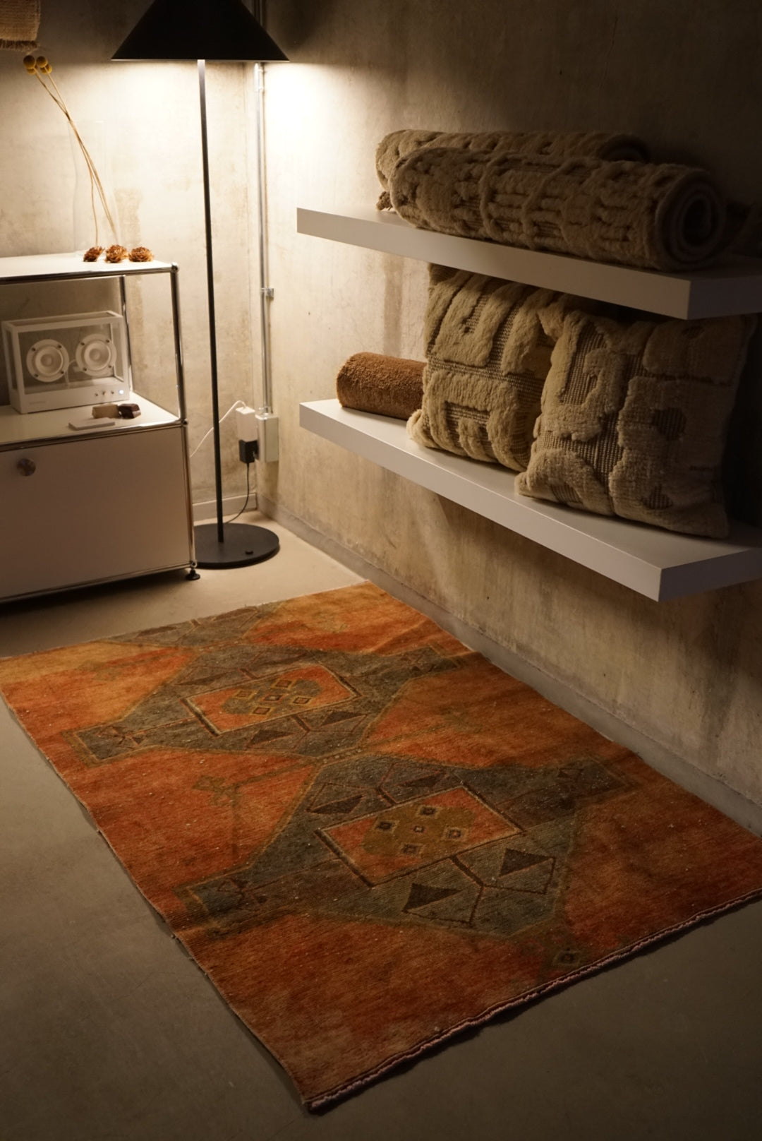 Türkiye Old Oushak Orange Small size 1970年代 137 × 91 cm No.TR25235