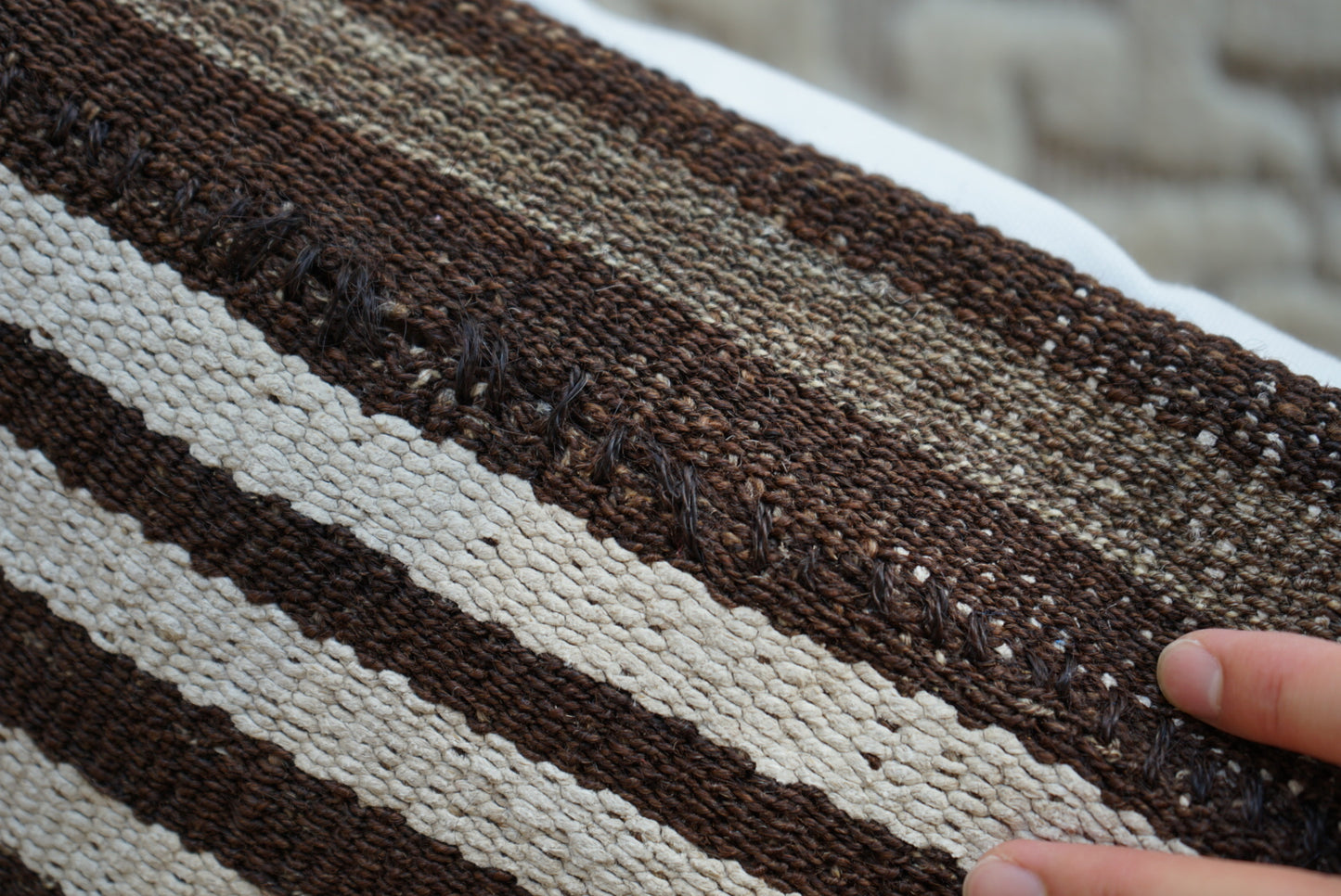 Türkiye Old Kilim Cushion Cover Brown , White Stripe Design 45 × 45 cm No.TR25553 / 送料無料・羊毛手織りキリム