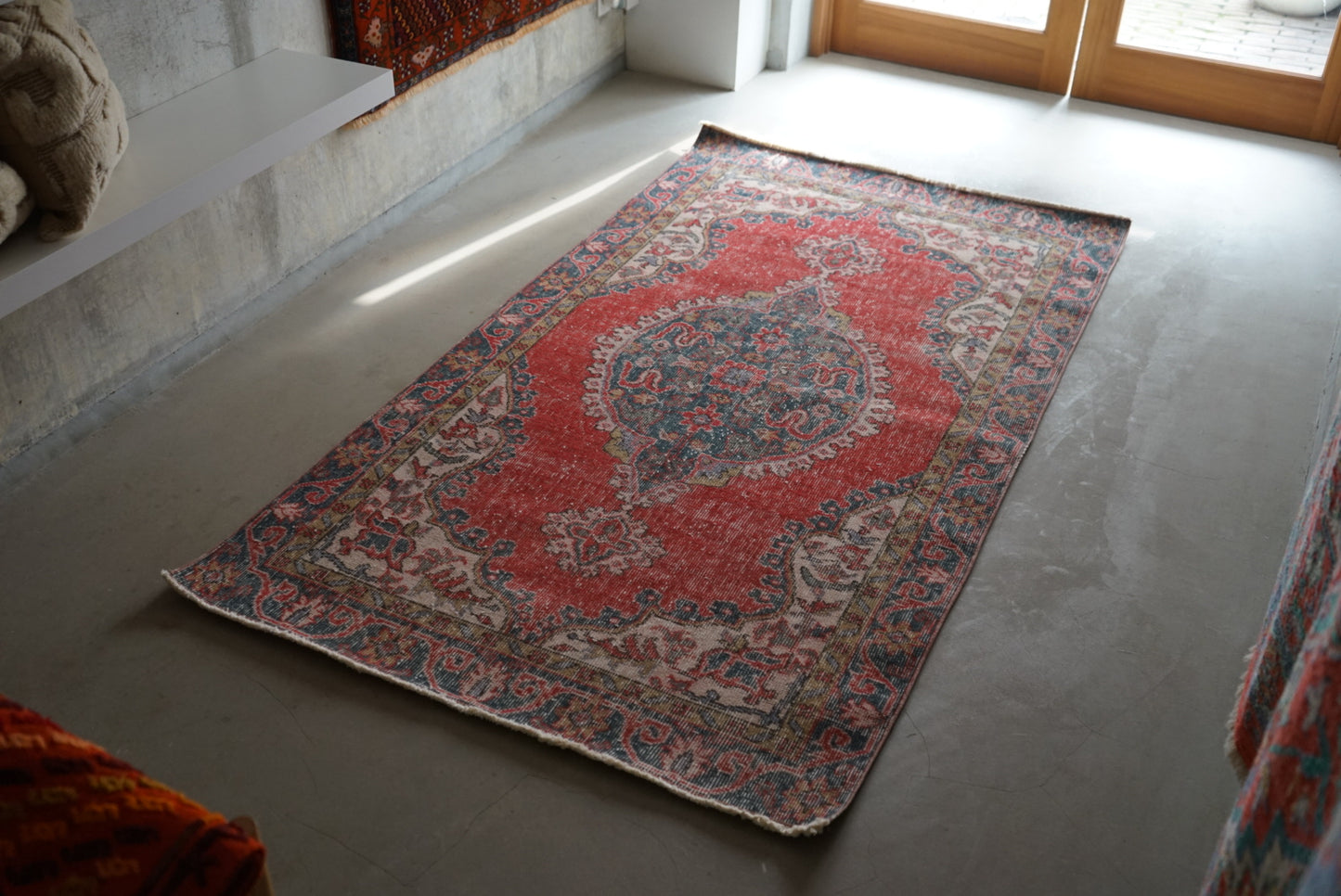 TURKEY OLD ISPARTA RED 1970年代 198 × 109 cm No.TR25143