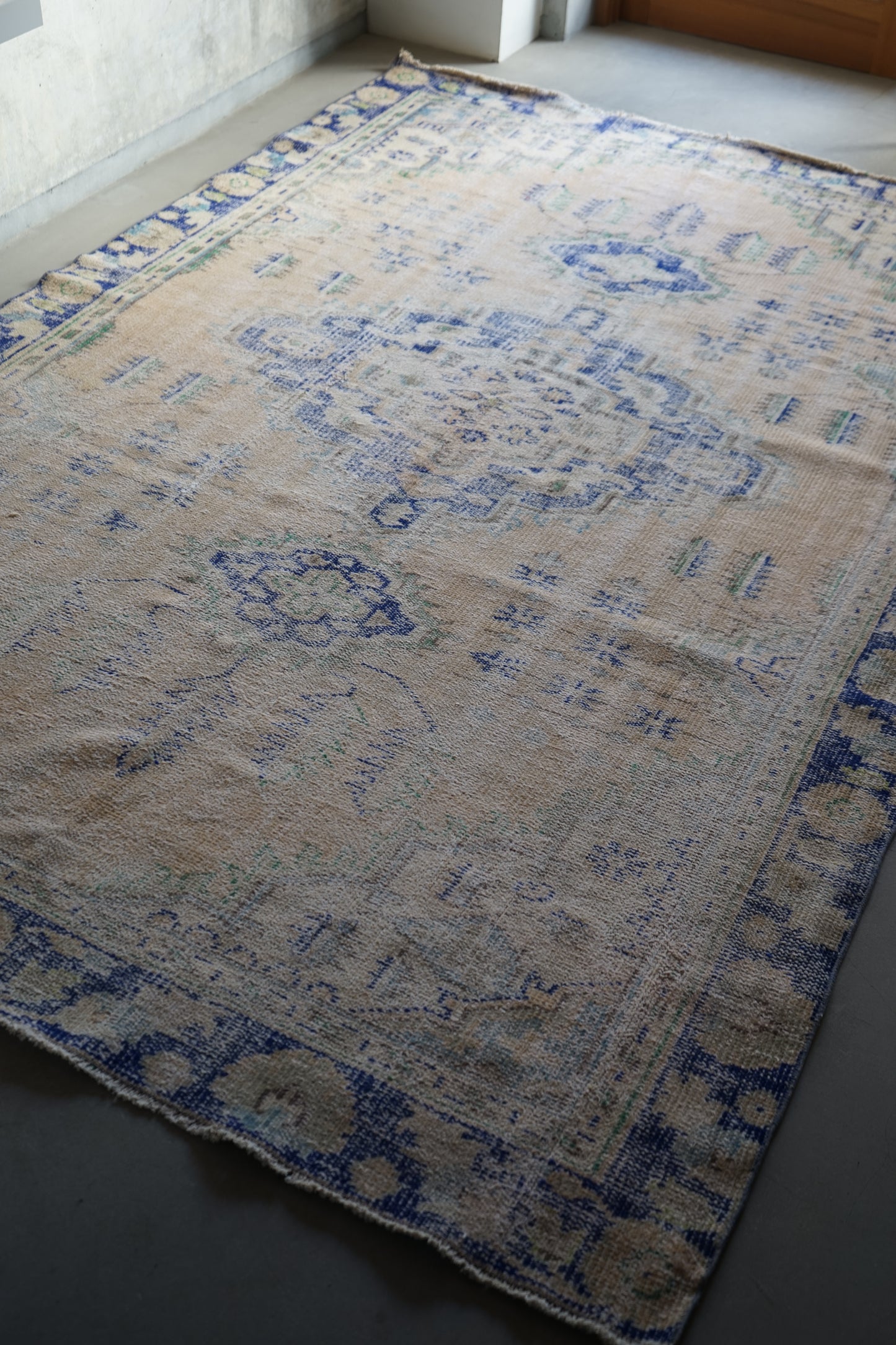 Türkiye Old Isparta Beige Blue 1970年代 246 × 159 cm No.TR25226