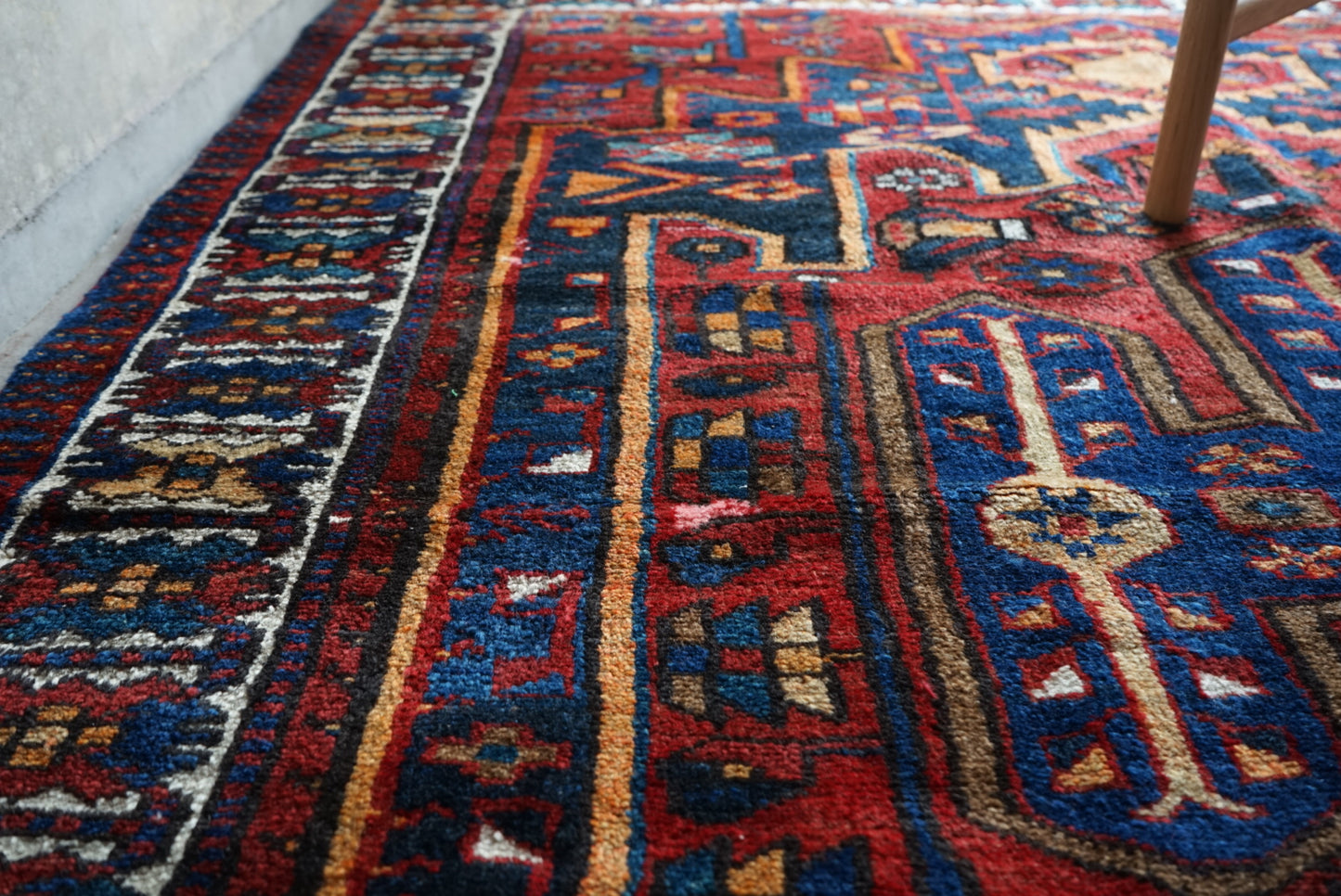 店頭販売 IRAN ANTIQUE BAKHTIARI 
1930年代 203 × 151 cm