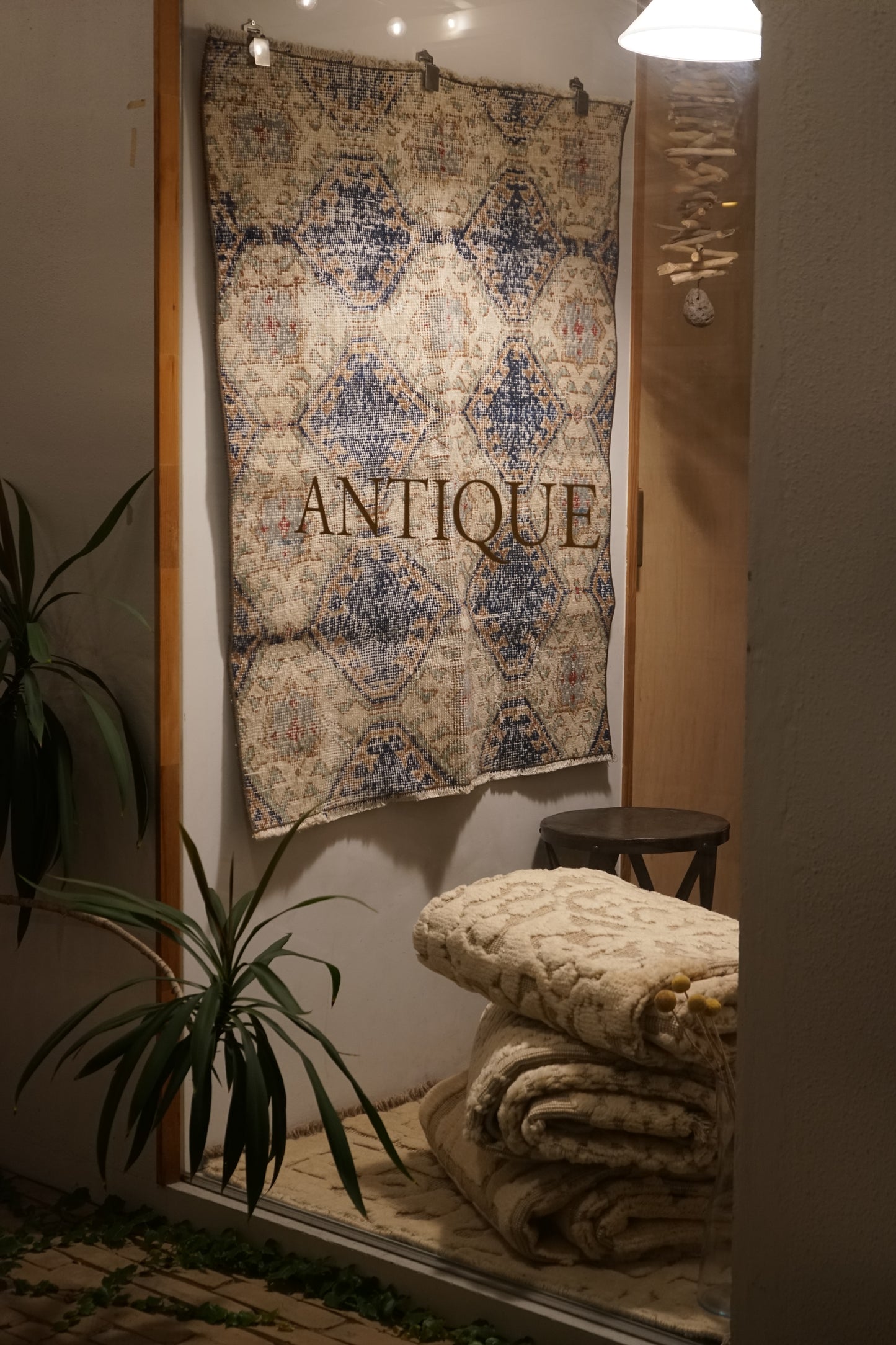 TURKEY VINTAGE ISPARTA 1980年代 125 × 80 cm No.TR25196